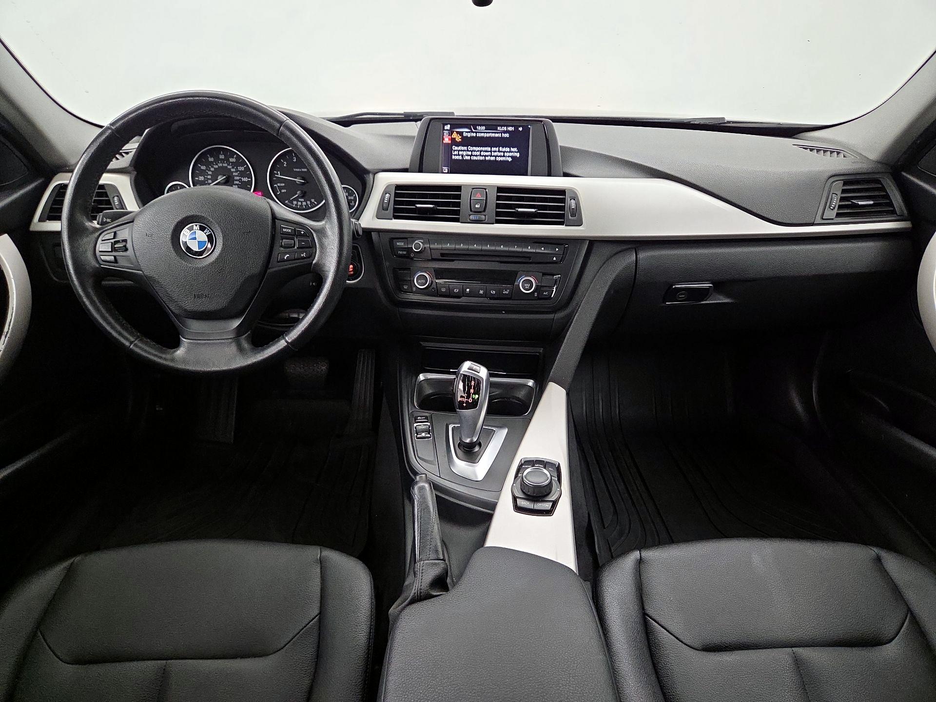 Thumbnail: 2015 BMW 3 Series - 9