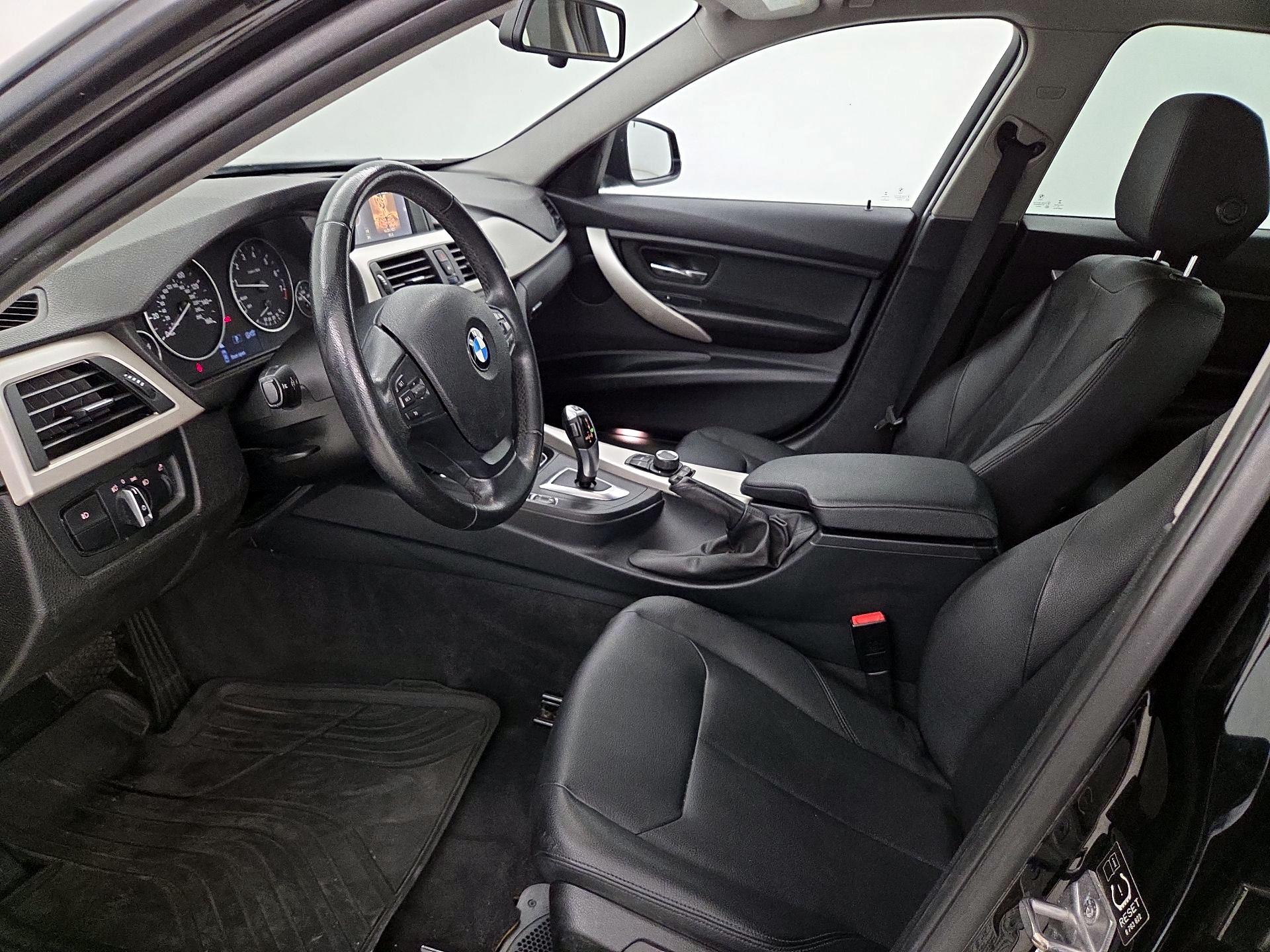 Thumbnail: 2015 BMW 3 Series - 11