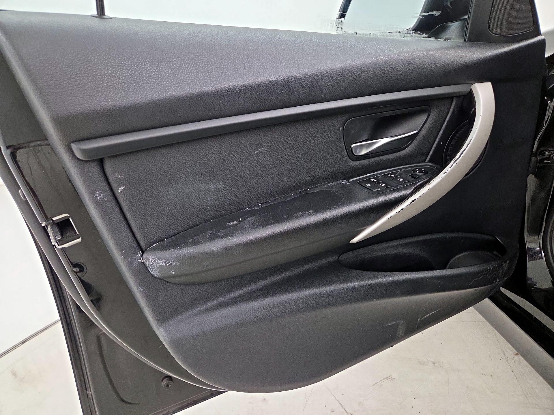 Thumbnail: 2015 BMW 3 Series - 12