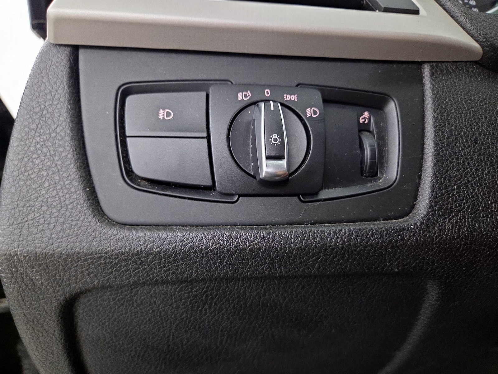 2015 BMW 3 Series 320i - Photo 14