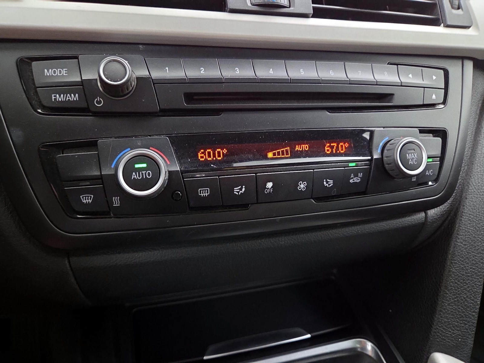 2015 BMW 3 Series 320i - Photo 16