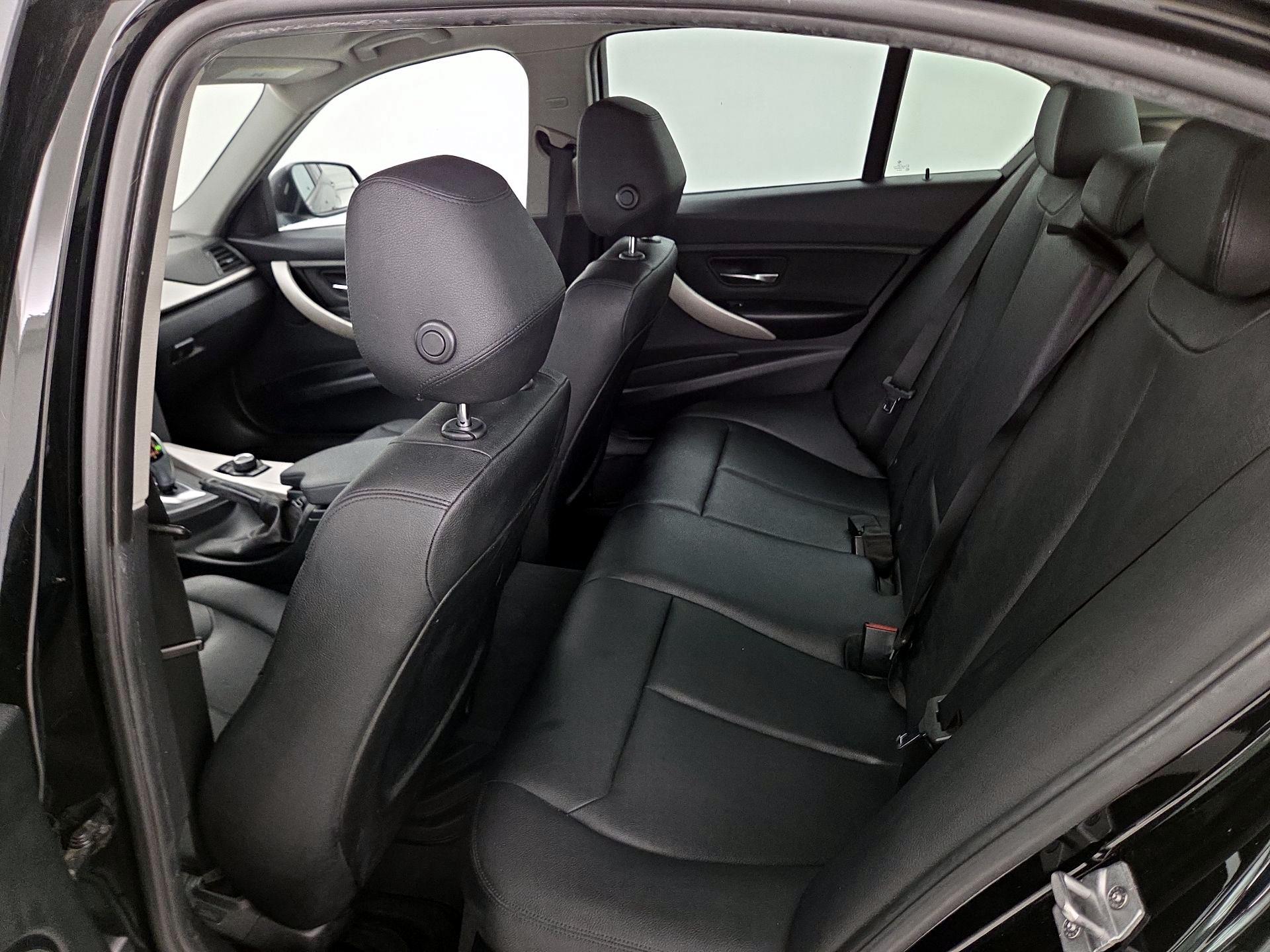 Thumbnail: 2015 BMW 3 Series - 18