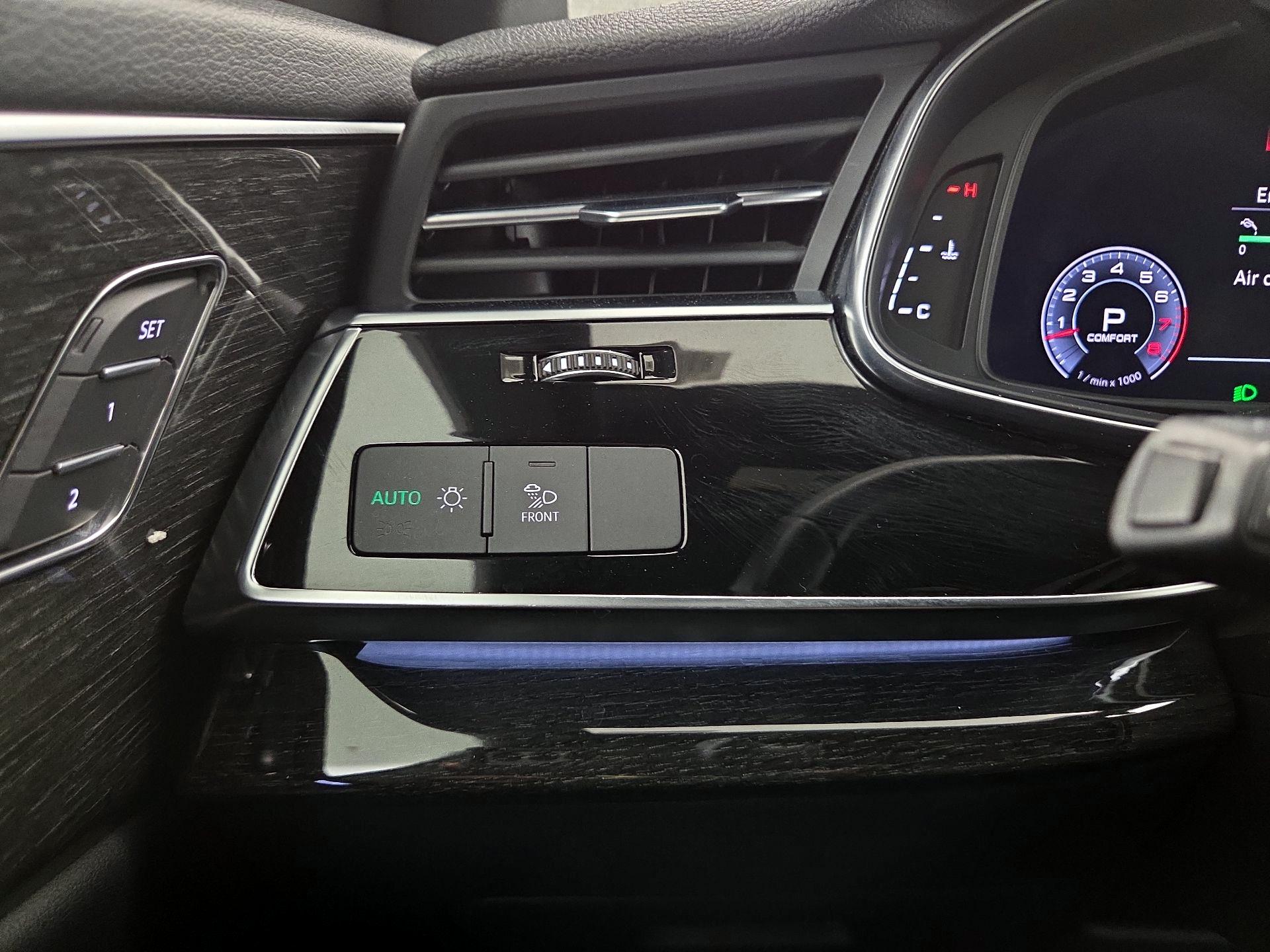 Thumbnail: 2020 Audi Q8 - 13