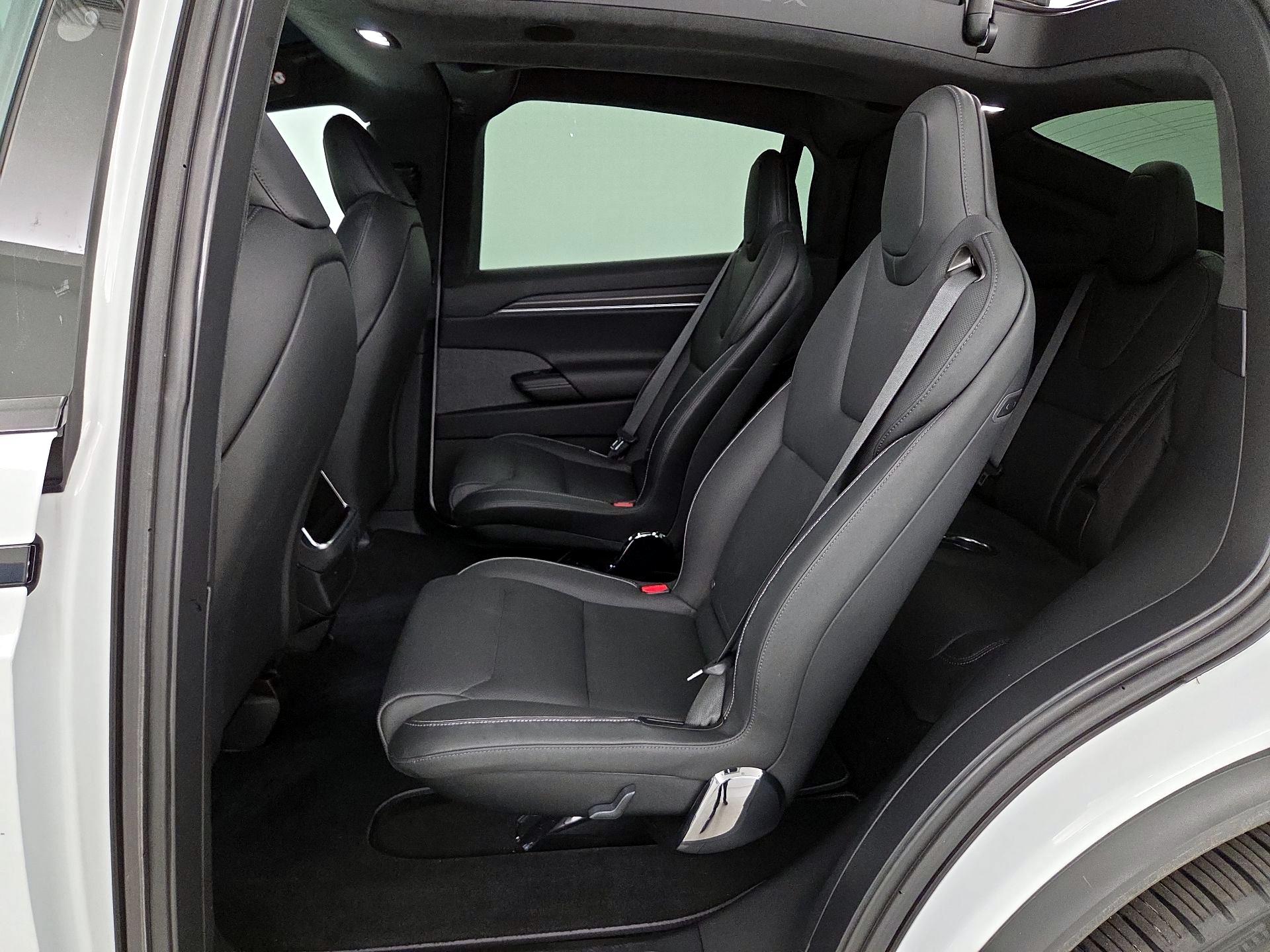 Thumbnail: 2023 Tesla Model X - 20