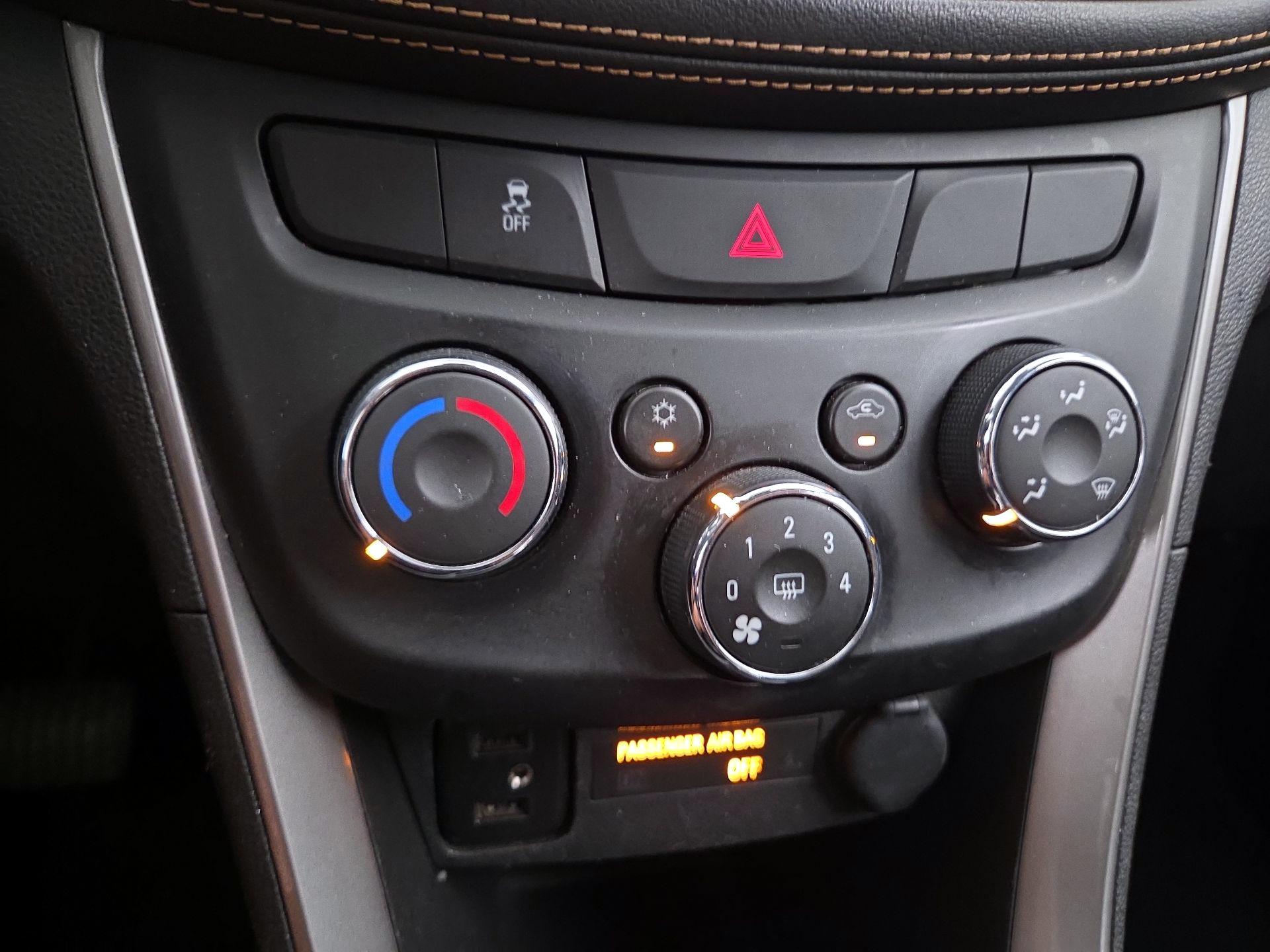 Thumbnail: 2018 Chevrolet Trax - 16