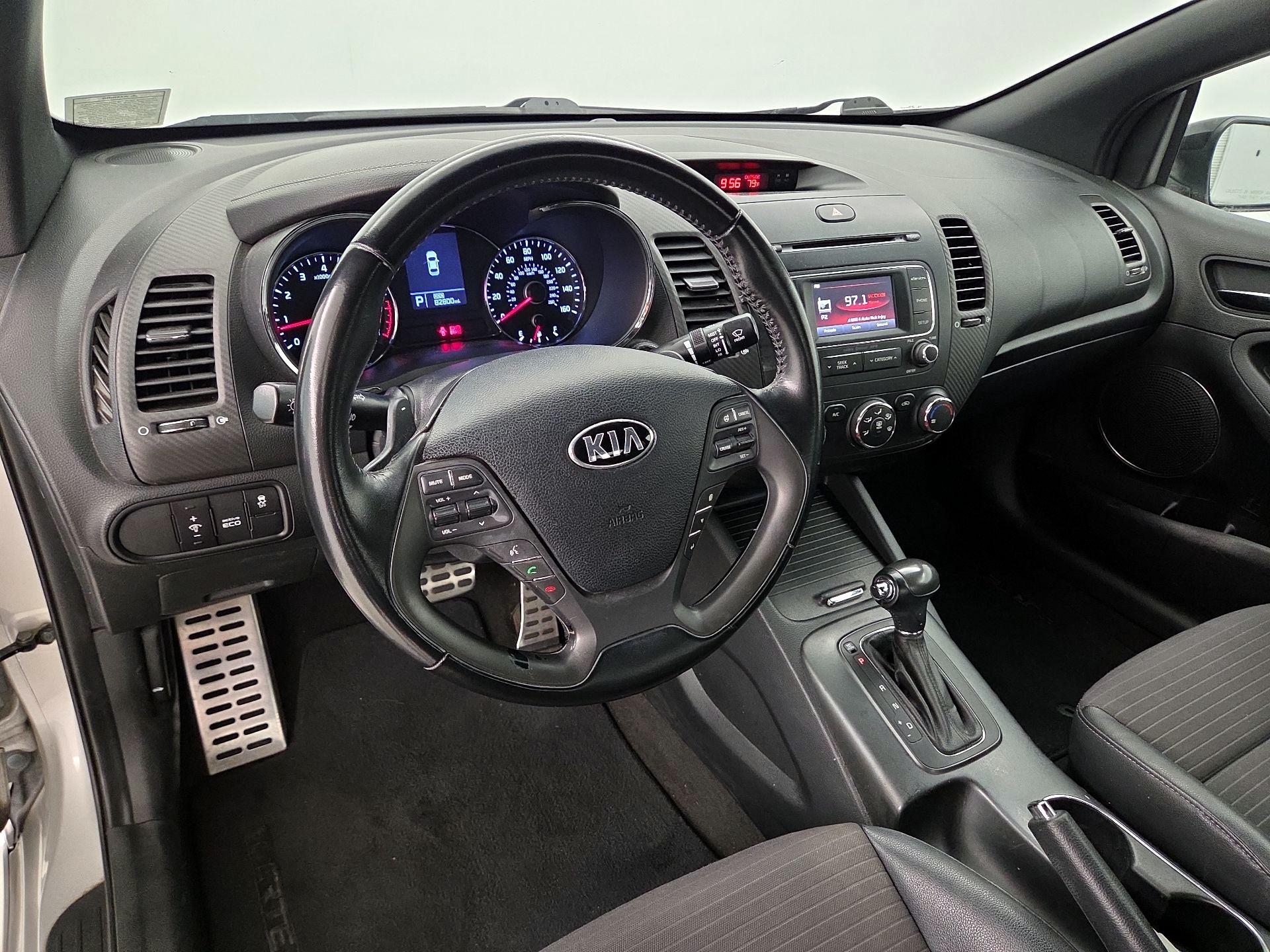 Thumbnail: 2015 Kia Forte - 9