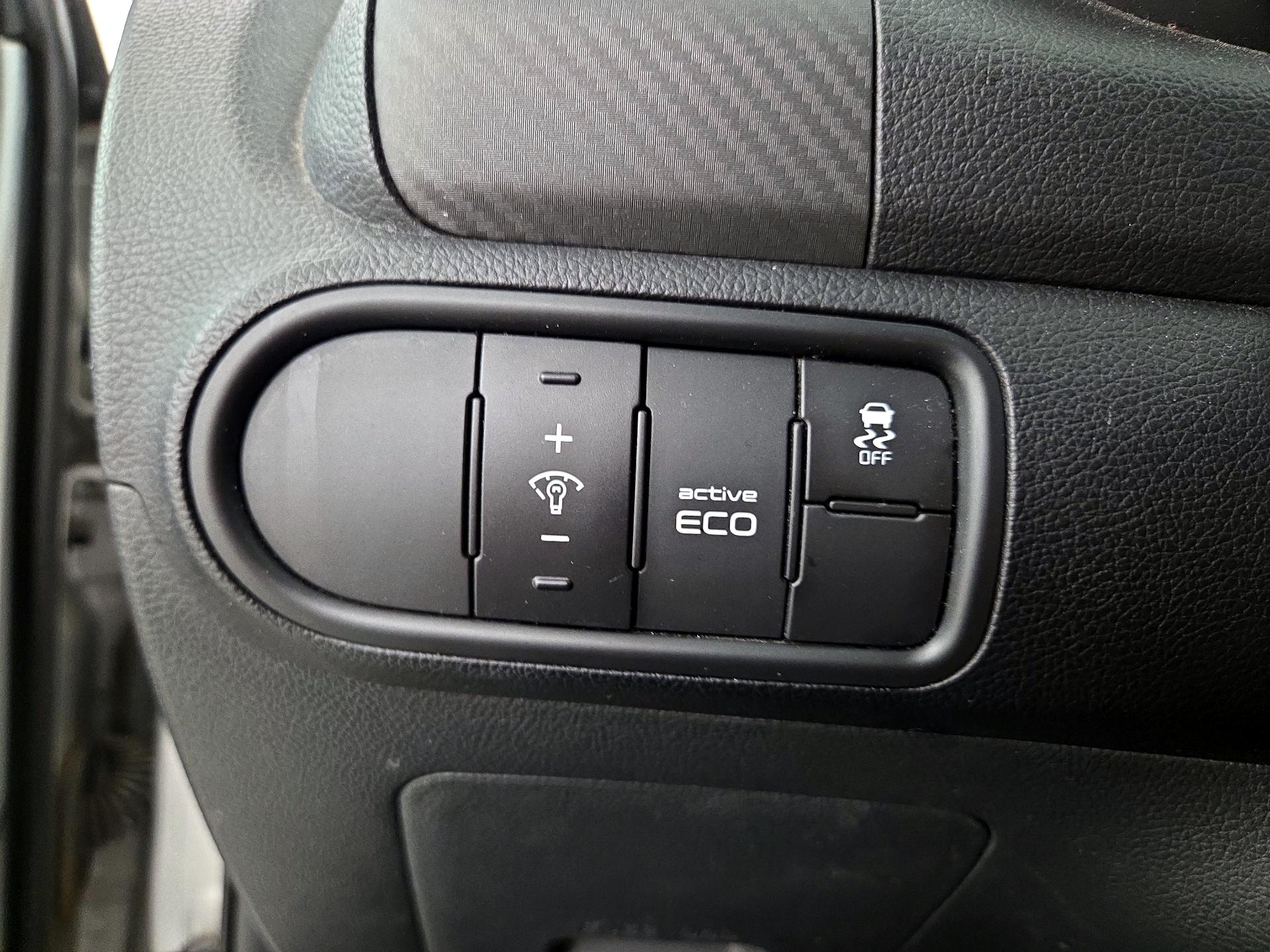 Thumbnail: 2015 Kia Forte - 14