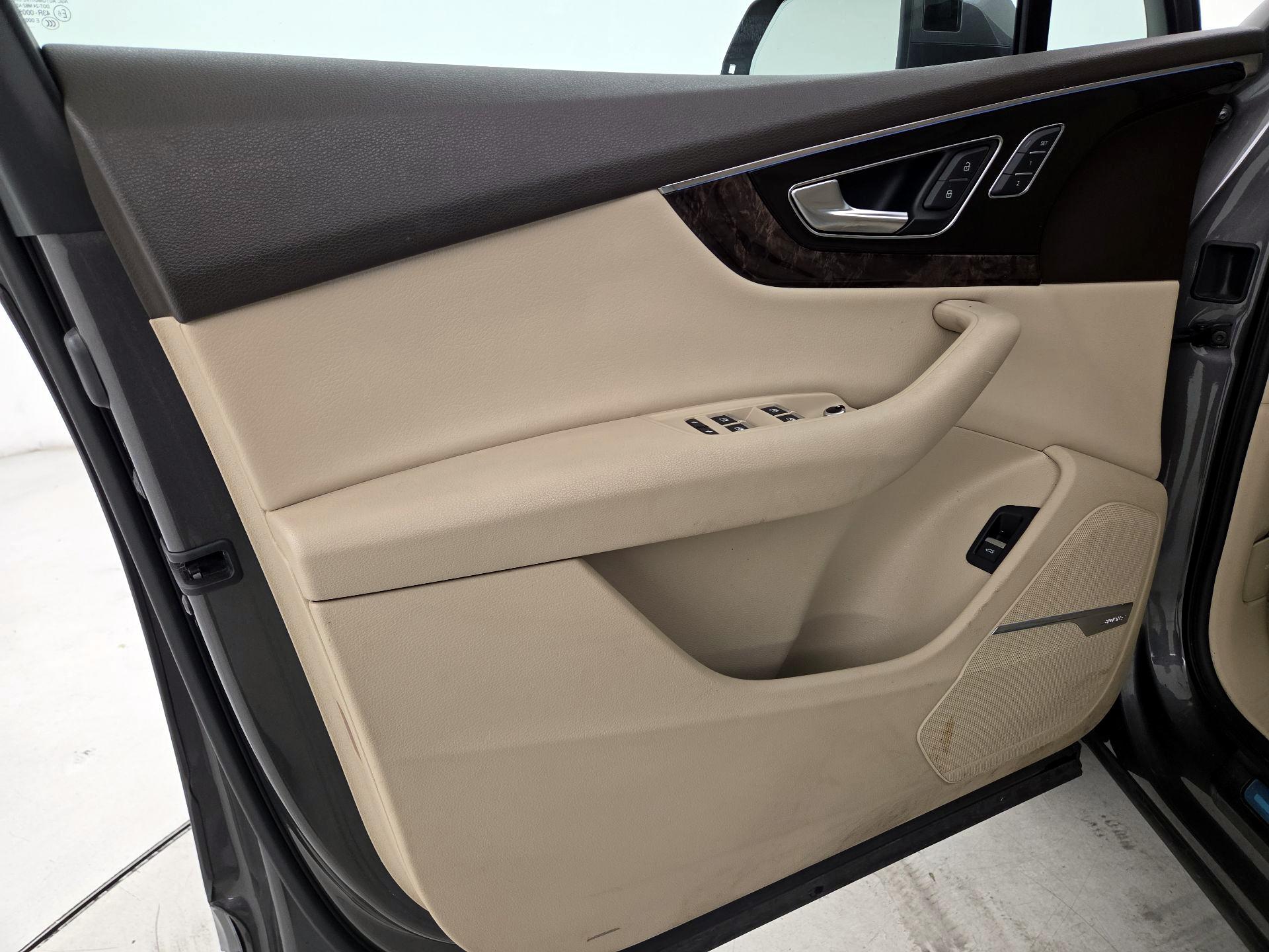 Thumbnail: 2019 Audi Q7 - 12