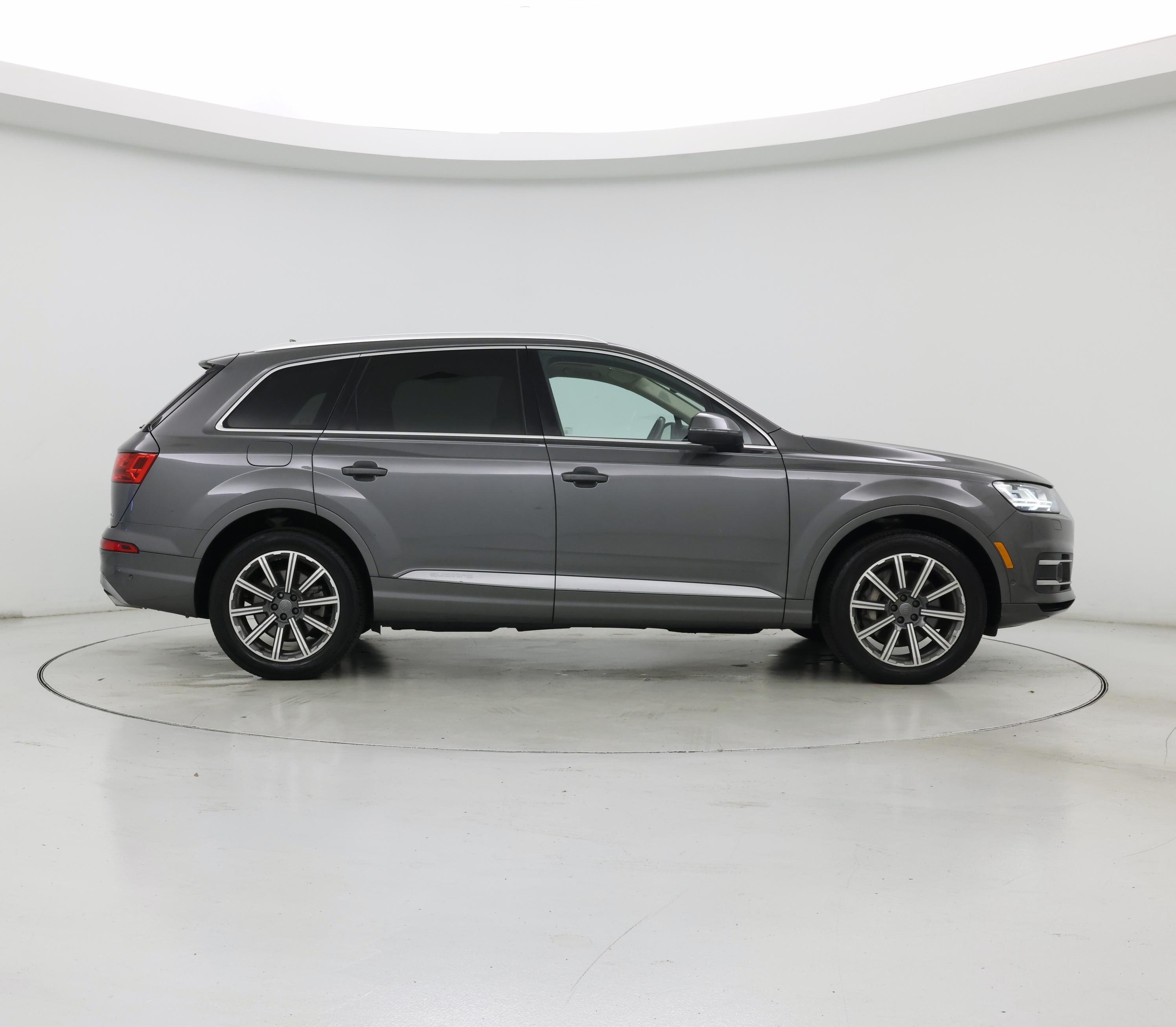 Thumbnail: 2019 Audi Q7 - 7