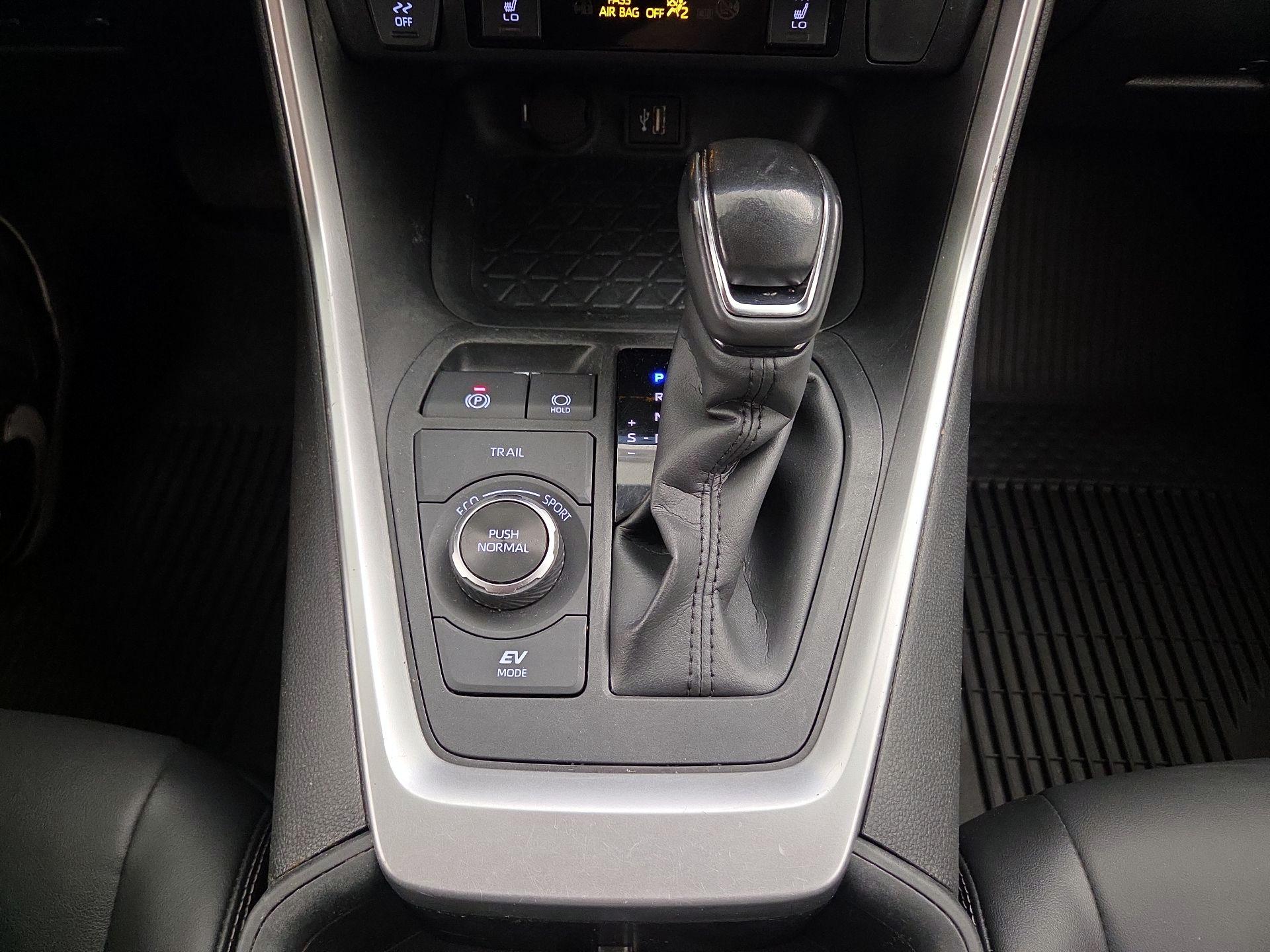 Thumbnail: 2024 Toyota RAV4 - 17