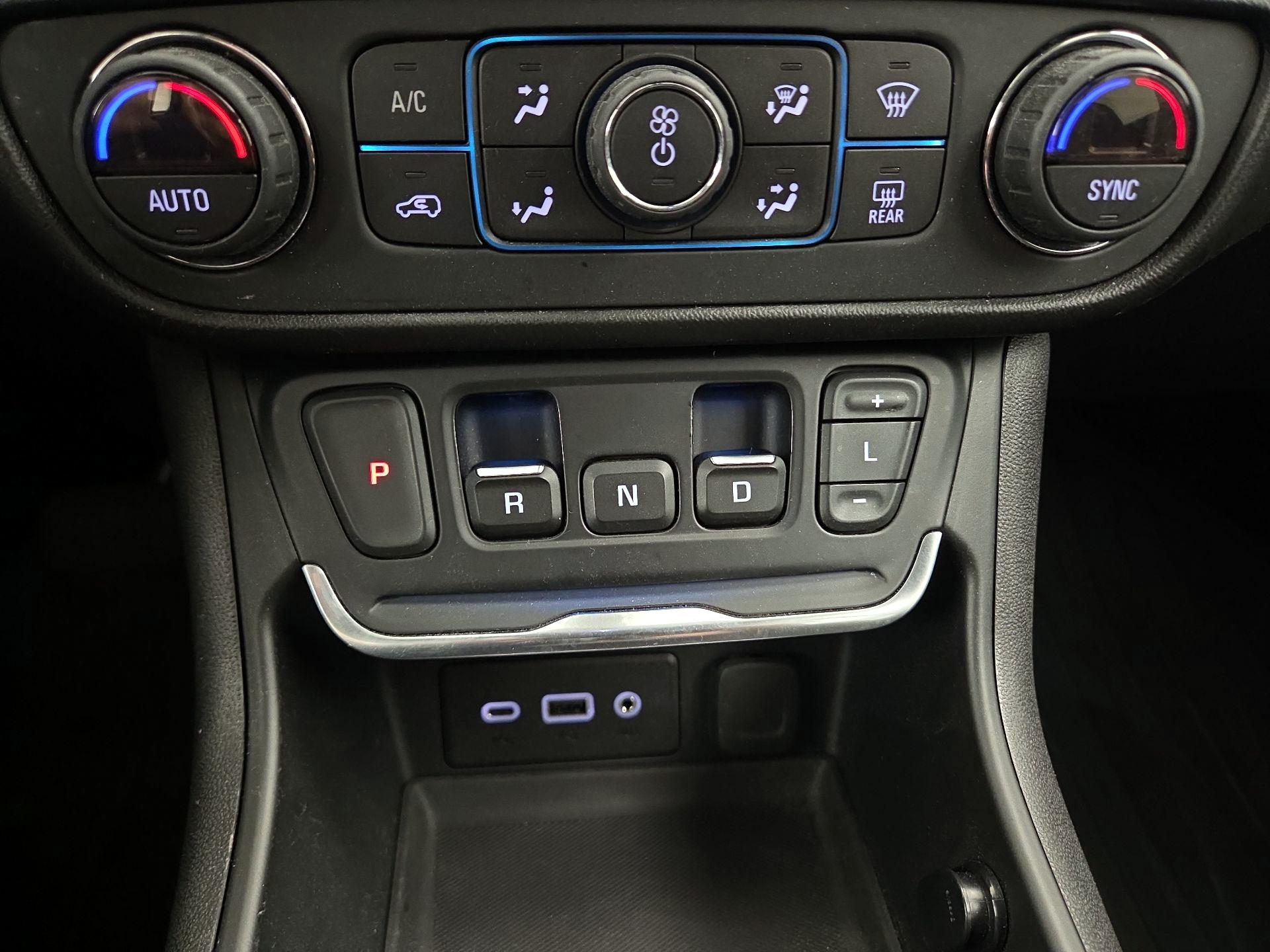 Thumbnail: 2018 GMC Terrain - 17