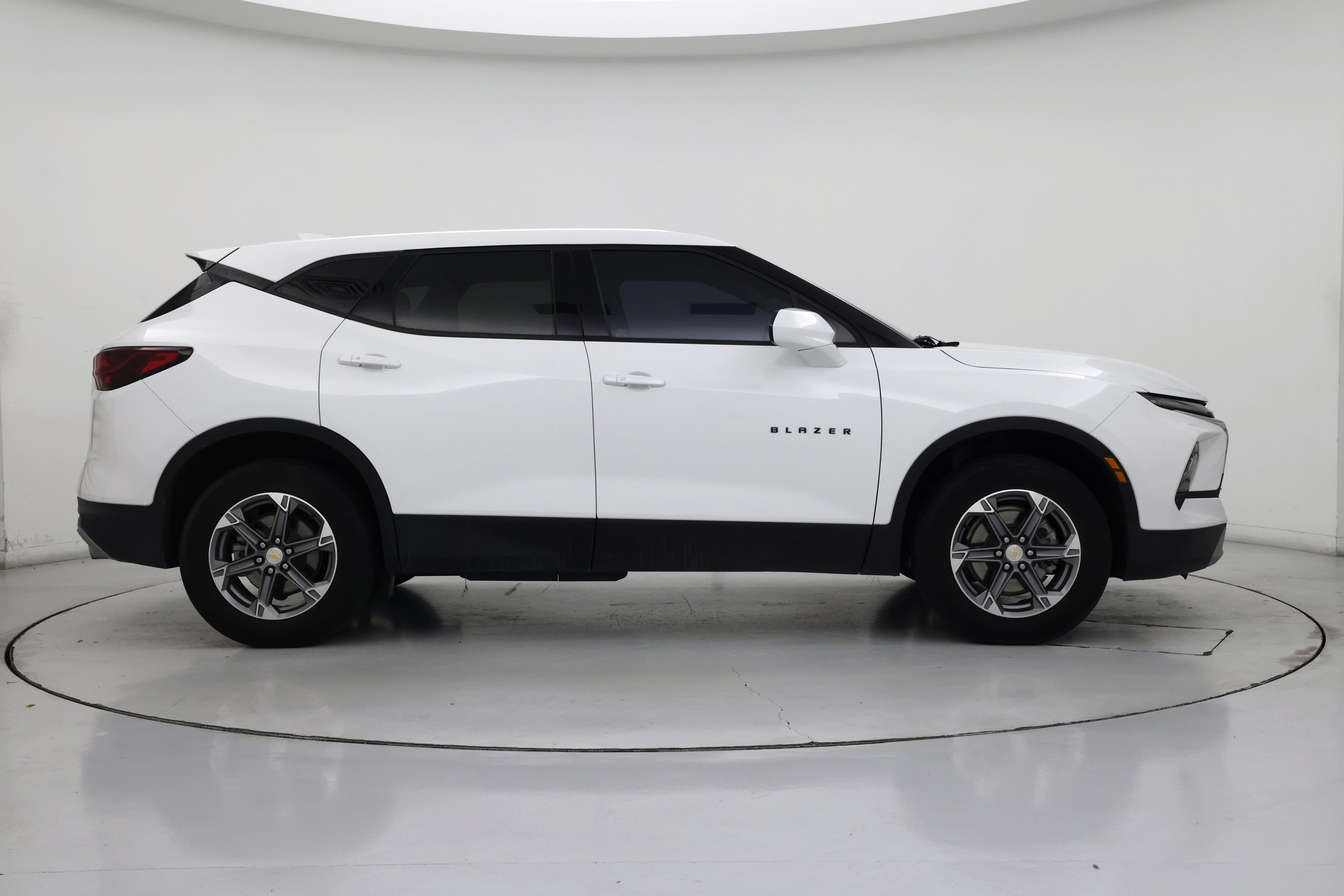 Thumbnail: 2023 Chevrolet Blazer - 7
