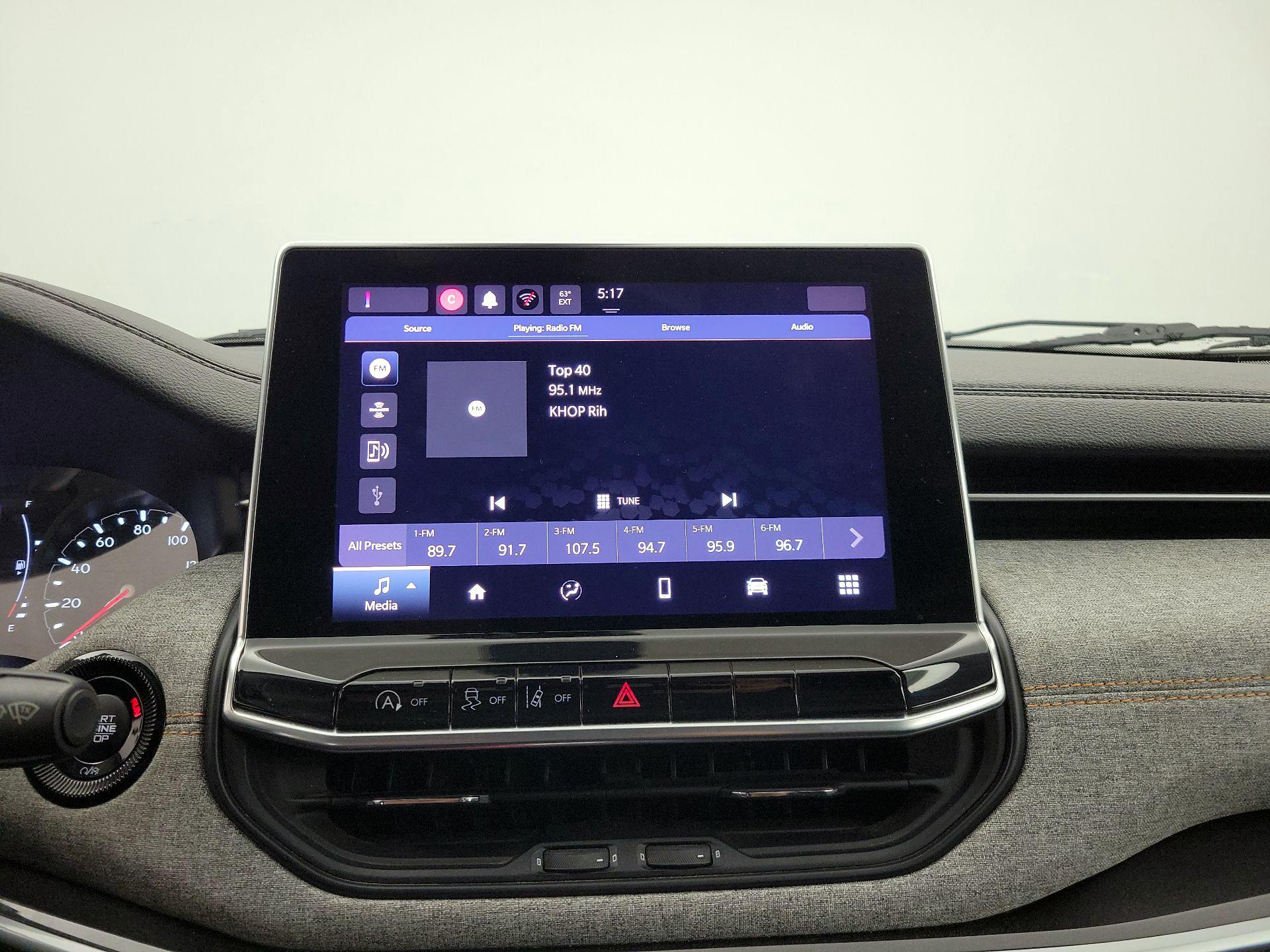Thumbnail: 2022 Jeep Compass - 15