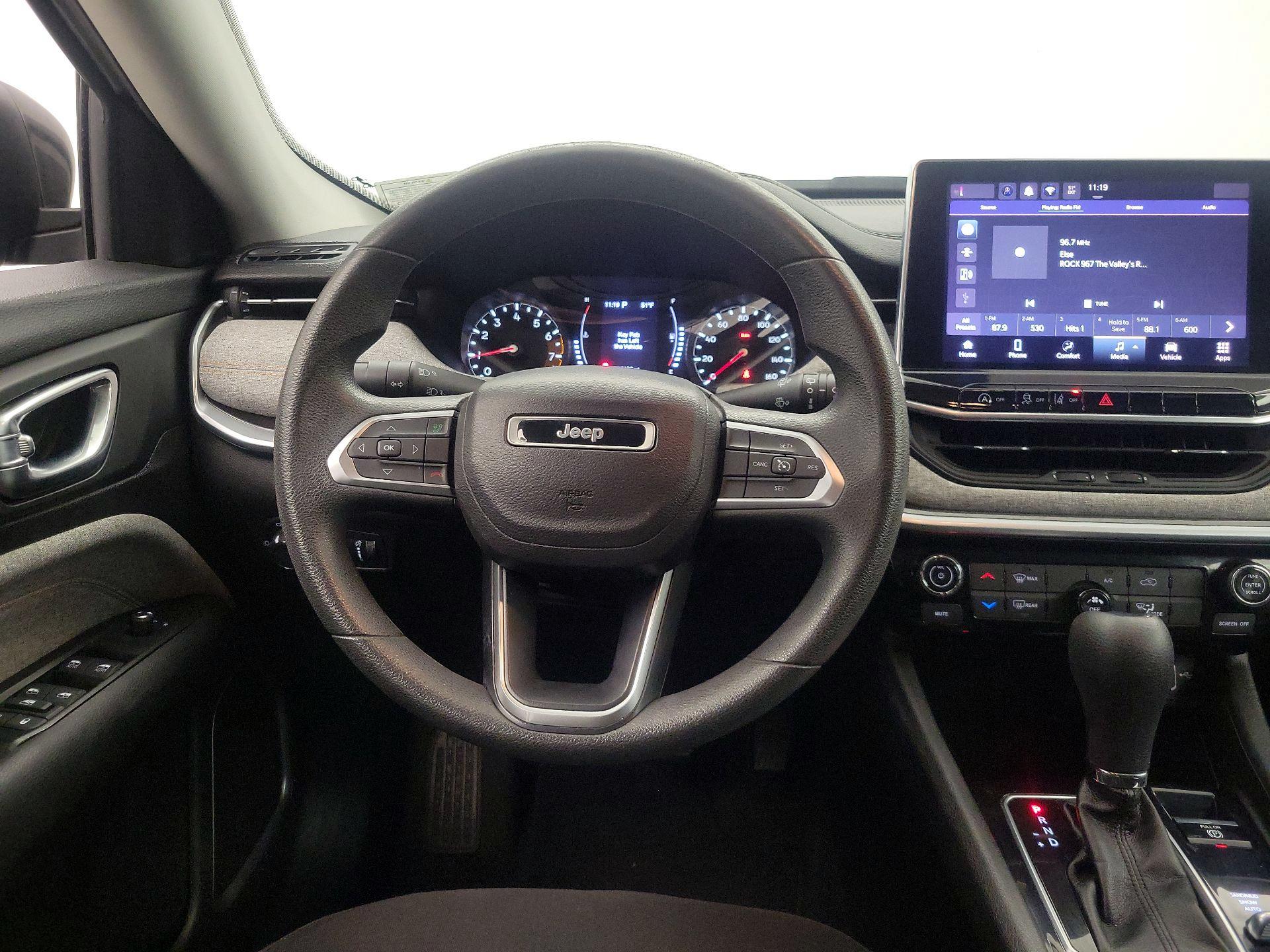 Thumbnail: 2022 Jeep Compass - 10