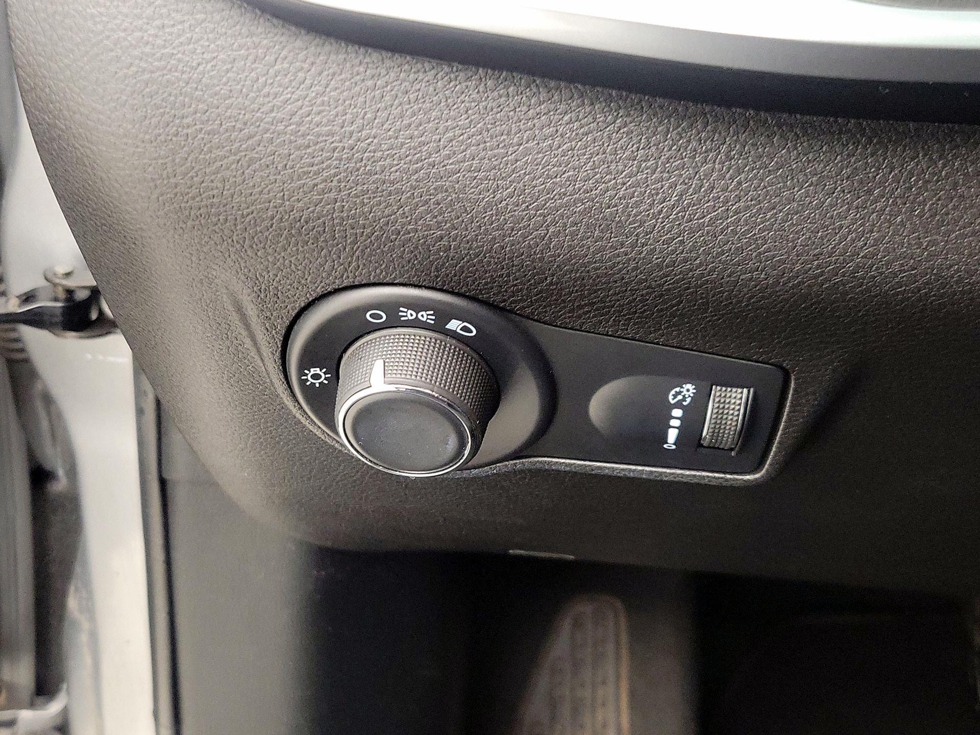 Thumbnail: 2022 Jeep Compass - 13