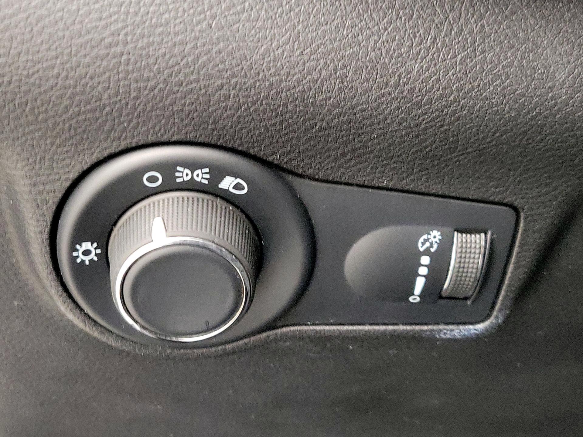 Thumbnail: 2022 Jeep Compass - 13