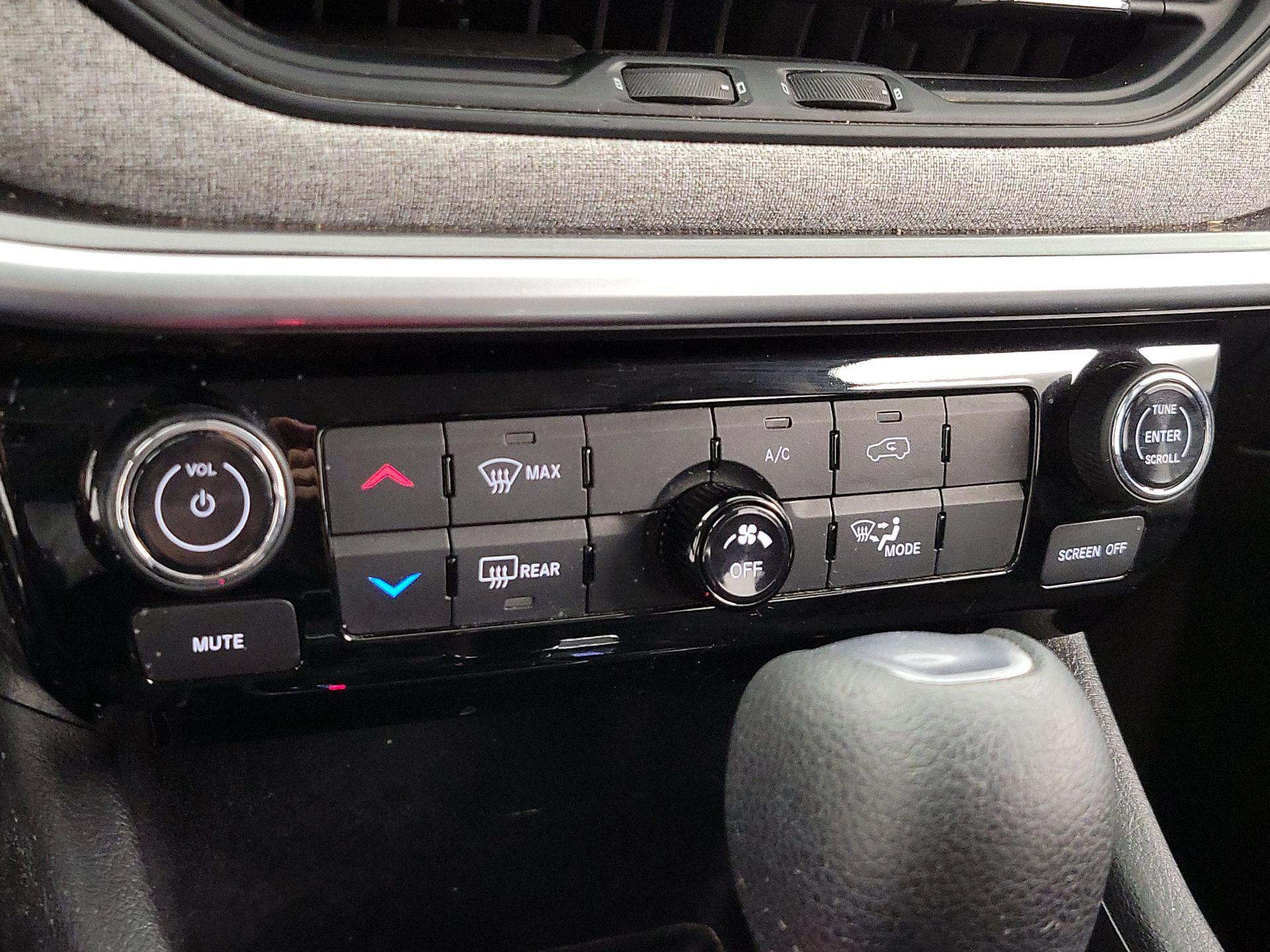 Thumbnail: 2022 Jeep Compass - 16