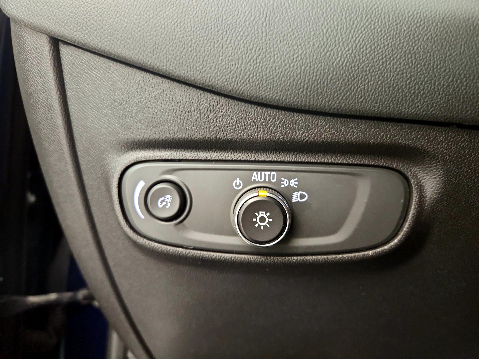 Thumbnail: 2022 Chevrolet Equinox - 13