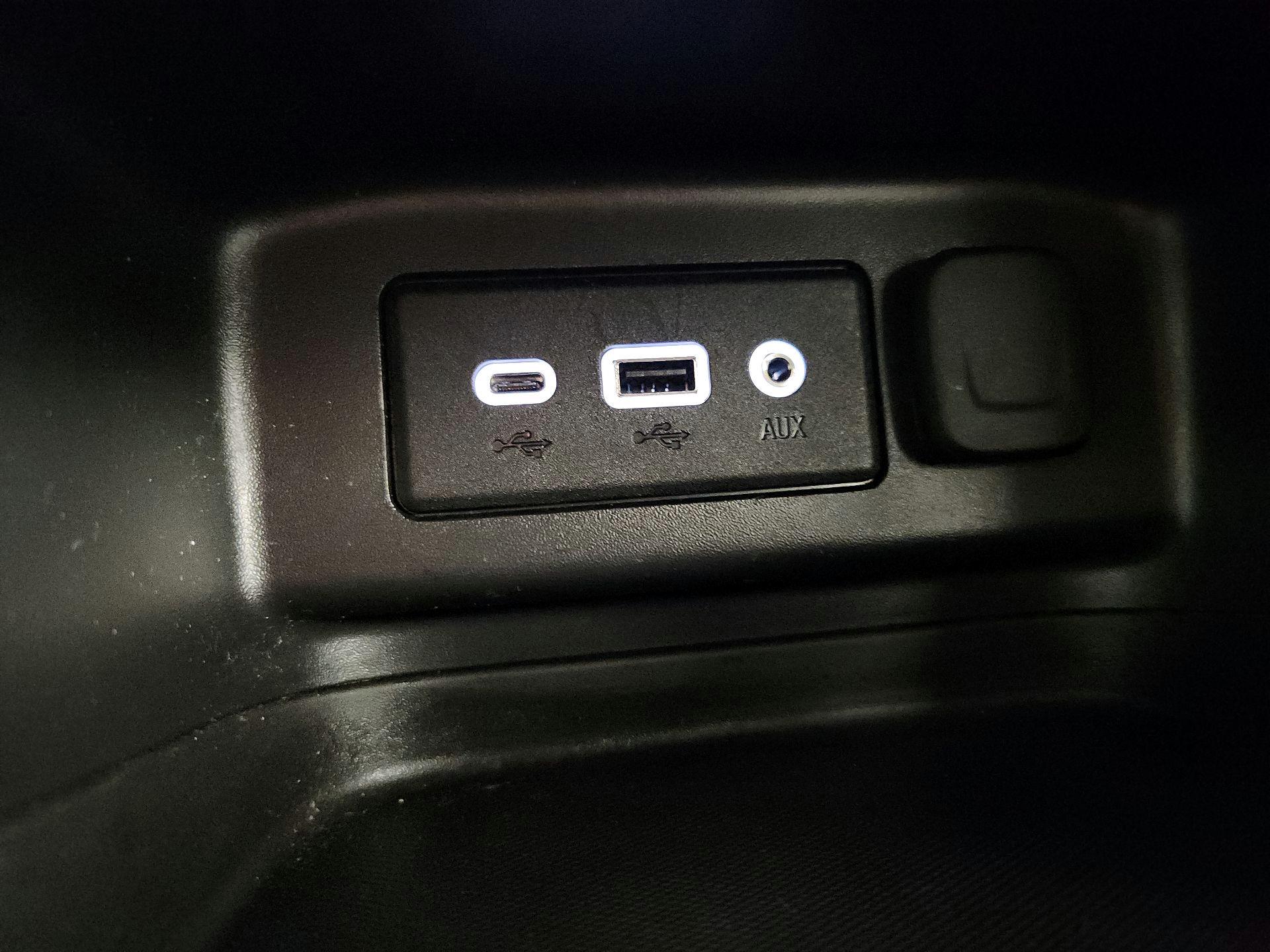 Thumbnail: 2022 Chevrolet Equinox - 18