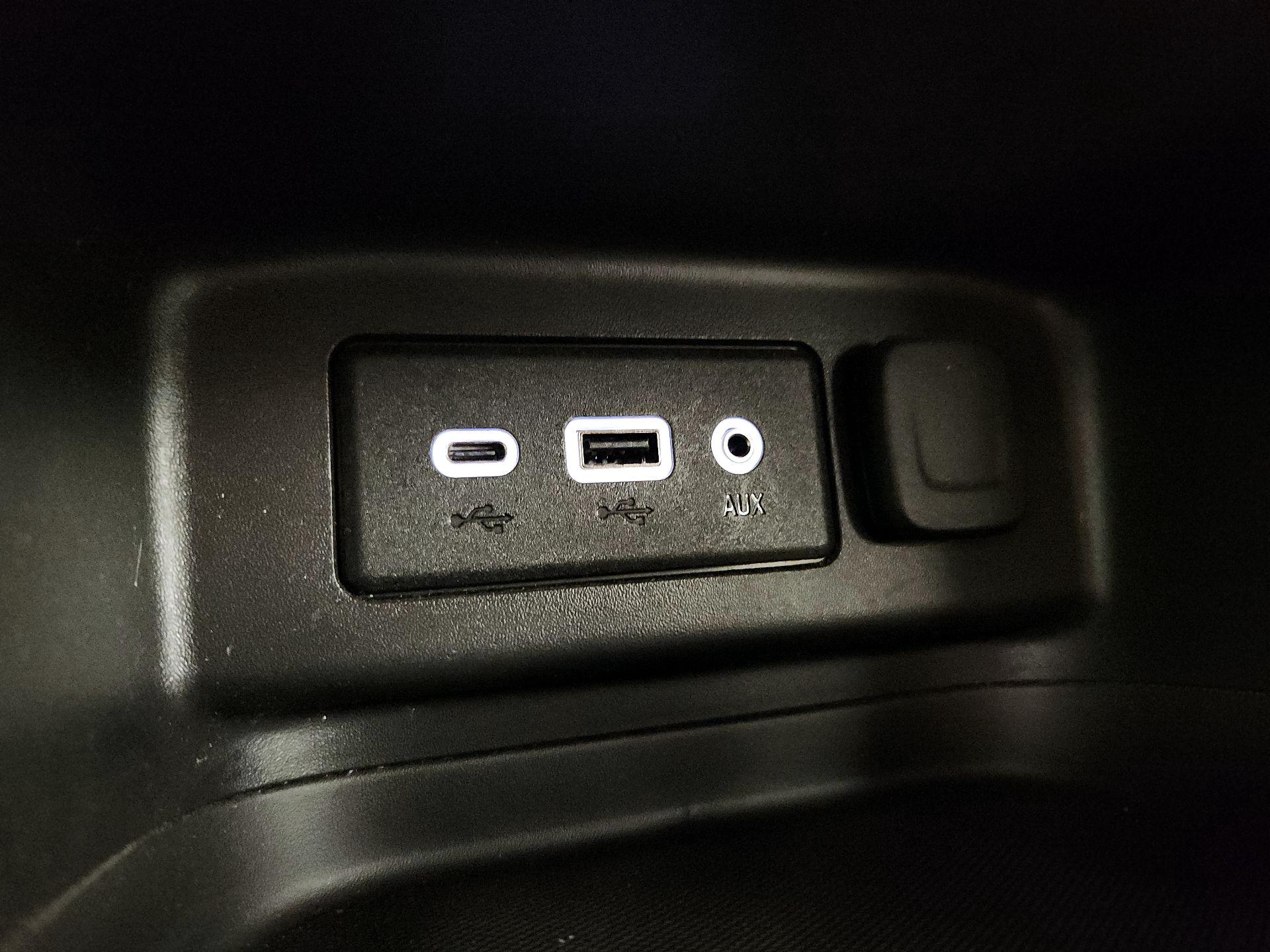 Thumbnail: 2021 Chevrolet Equinox - 18