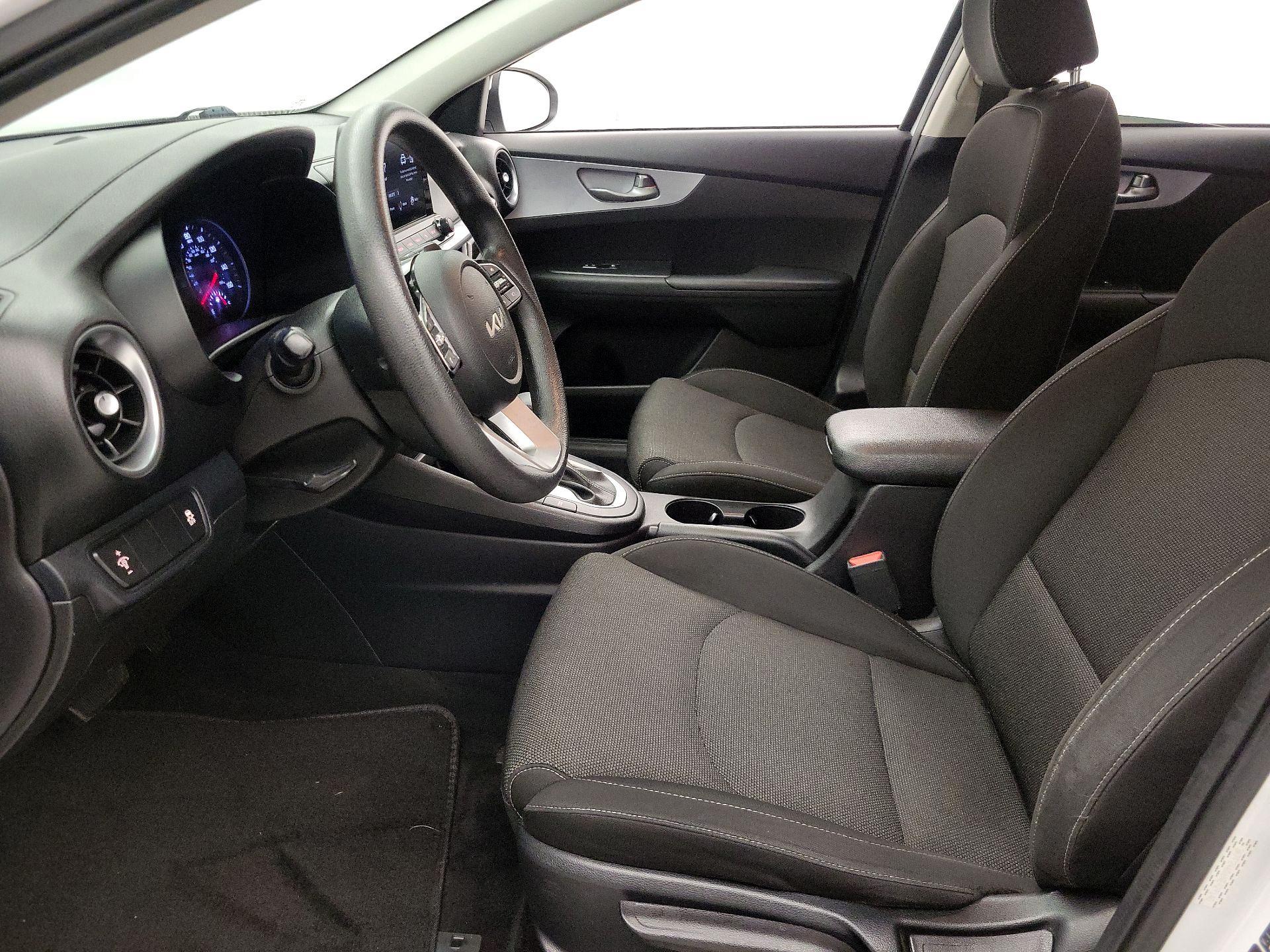 Thumbnail: 2022 Kia Forte - 11