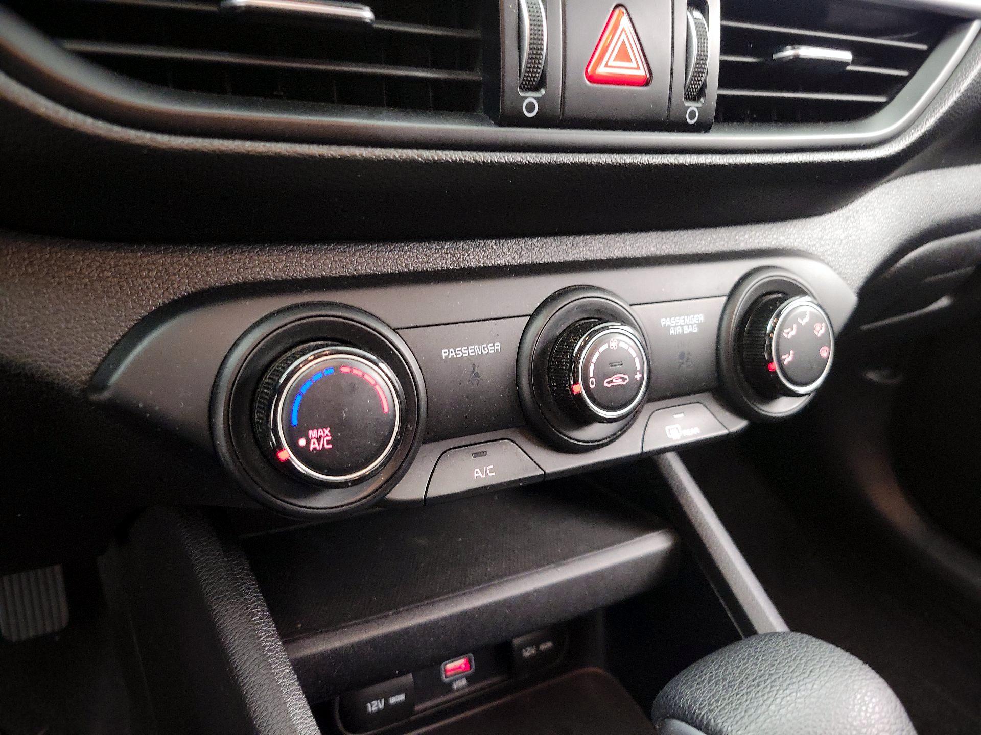 Thumbnail: 2022 Kia Forte - 16