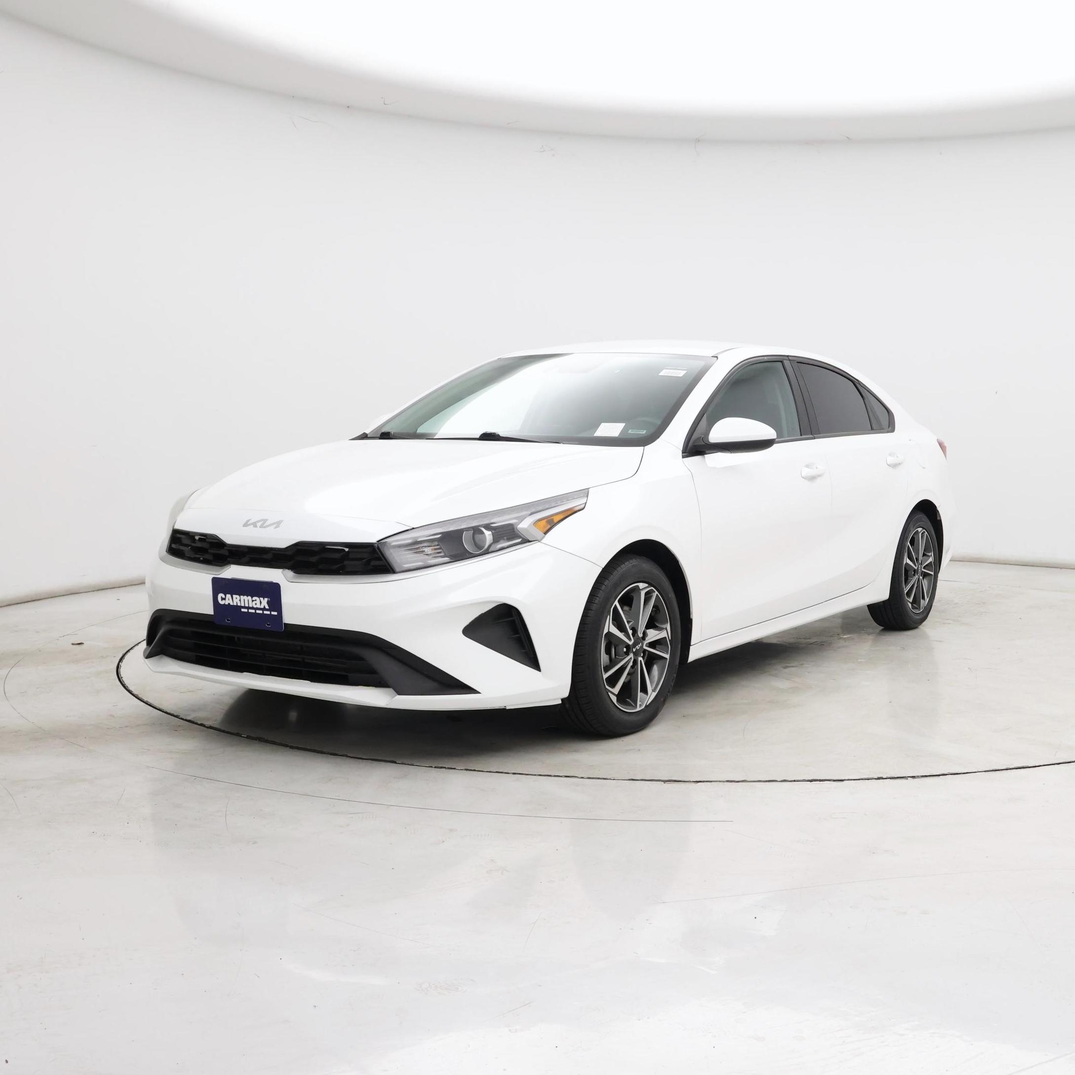 Thumbnail: 2022 Kia Forte - 4