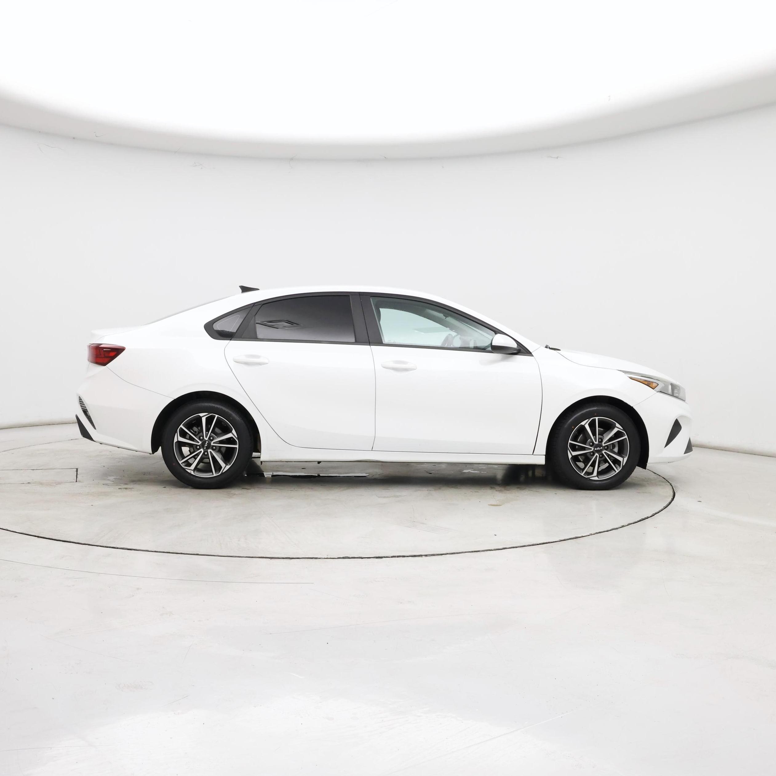 Thumbnail: 2022 Kia Forte - 7