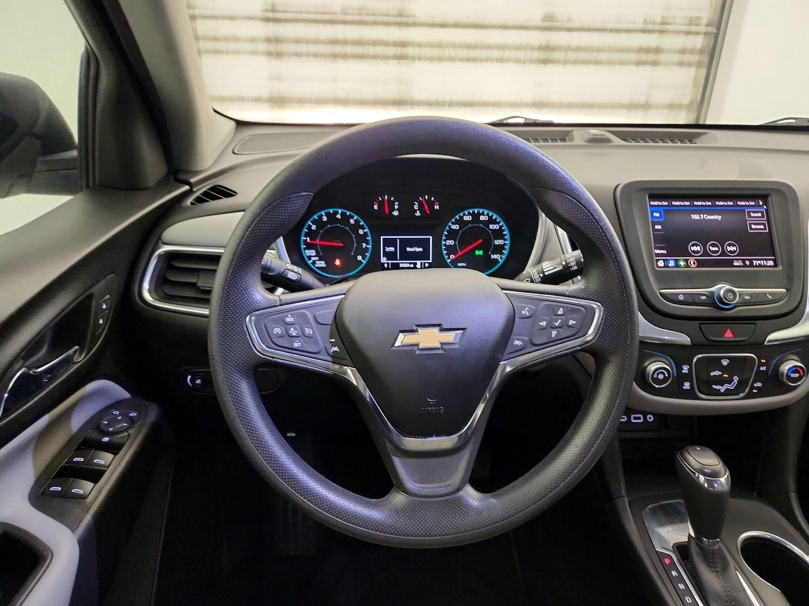 2021 Chevrolet Equinox LS - Photo 11