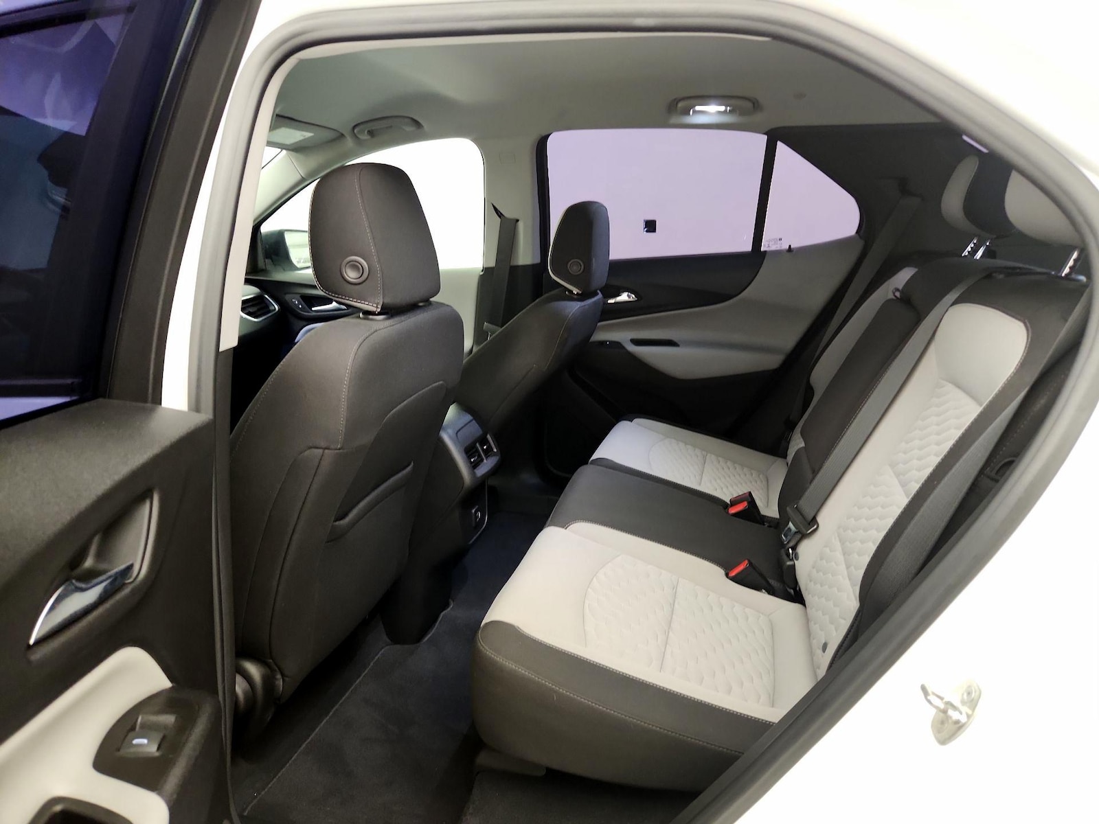 2021 Chevrolet Equinox LS - Photo 20