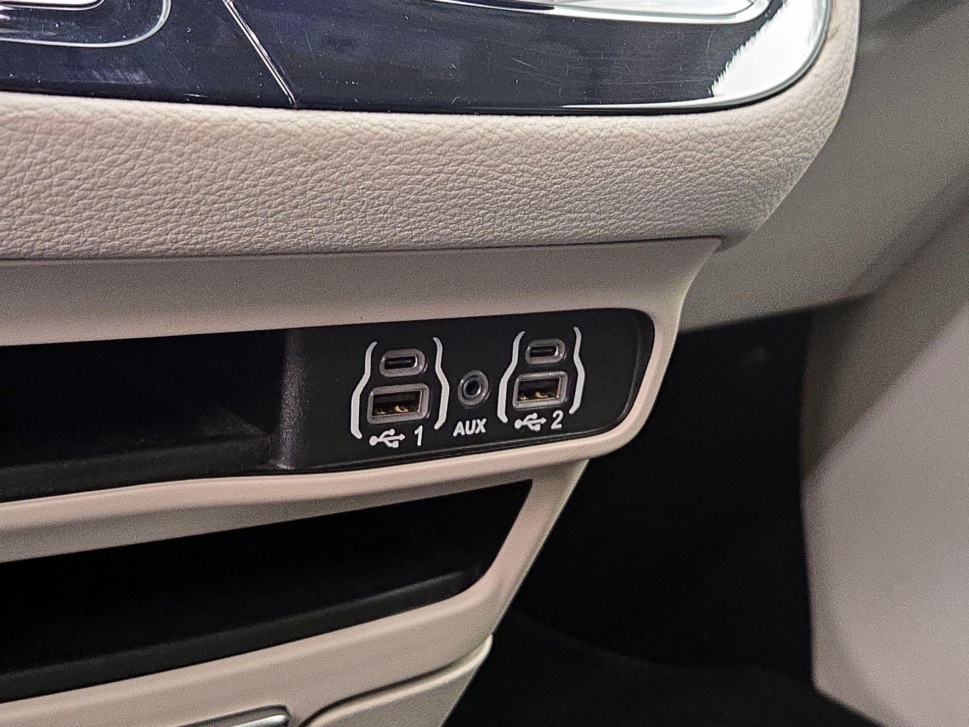 Thumbnail: 2023 Chrysler Pacifica - 18