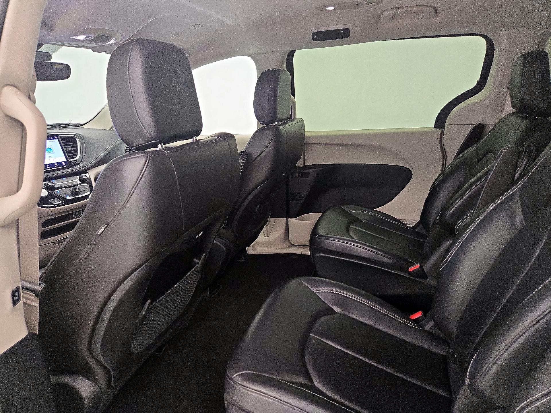 Thumbnail: 2023 Chrysler Pacifica - 19