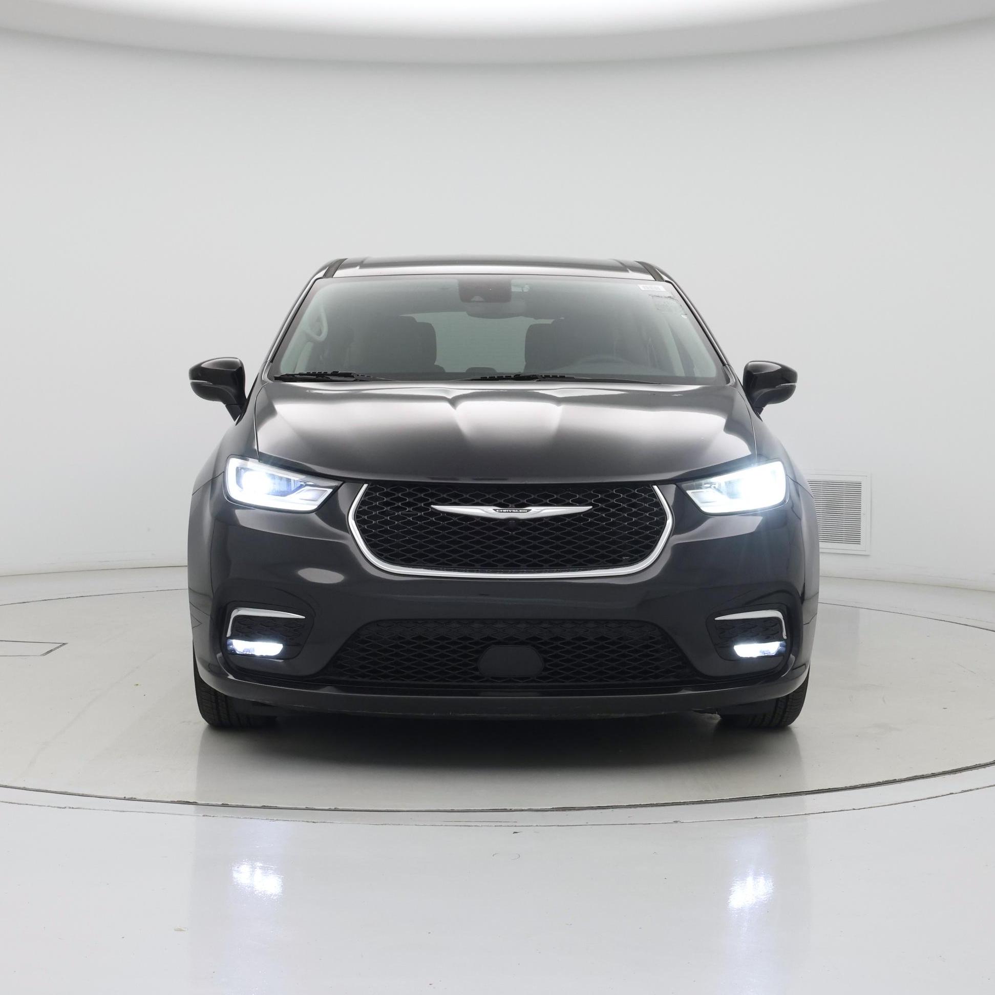 Thumbnail: 2023 Chrysler Pacifica - 5
