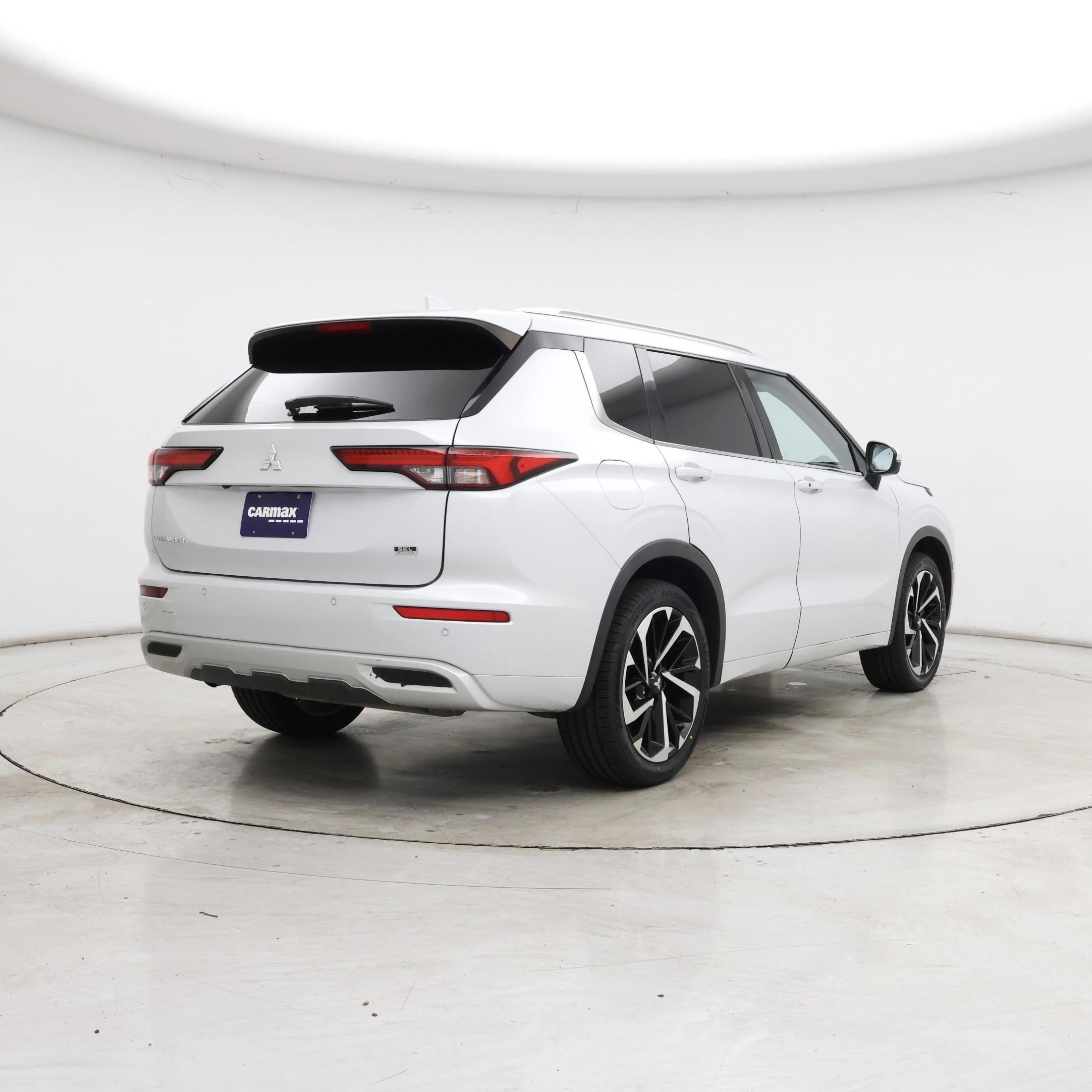 Thumbnail: 2022 Mitsubishi Outlander - 8