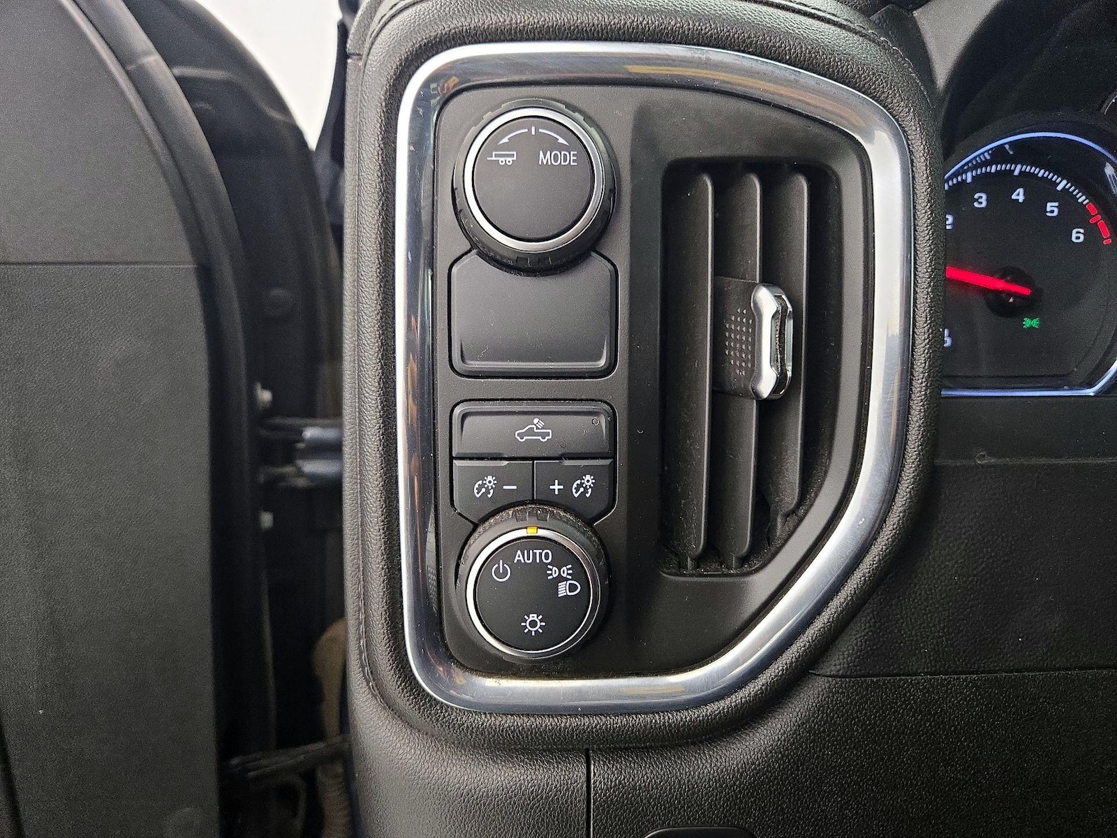 2021 Chevrolet Silverado 1500 LT - Photo 14