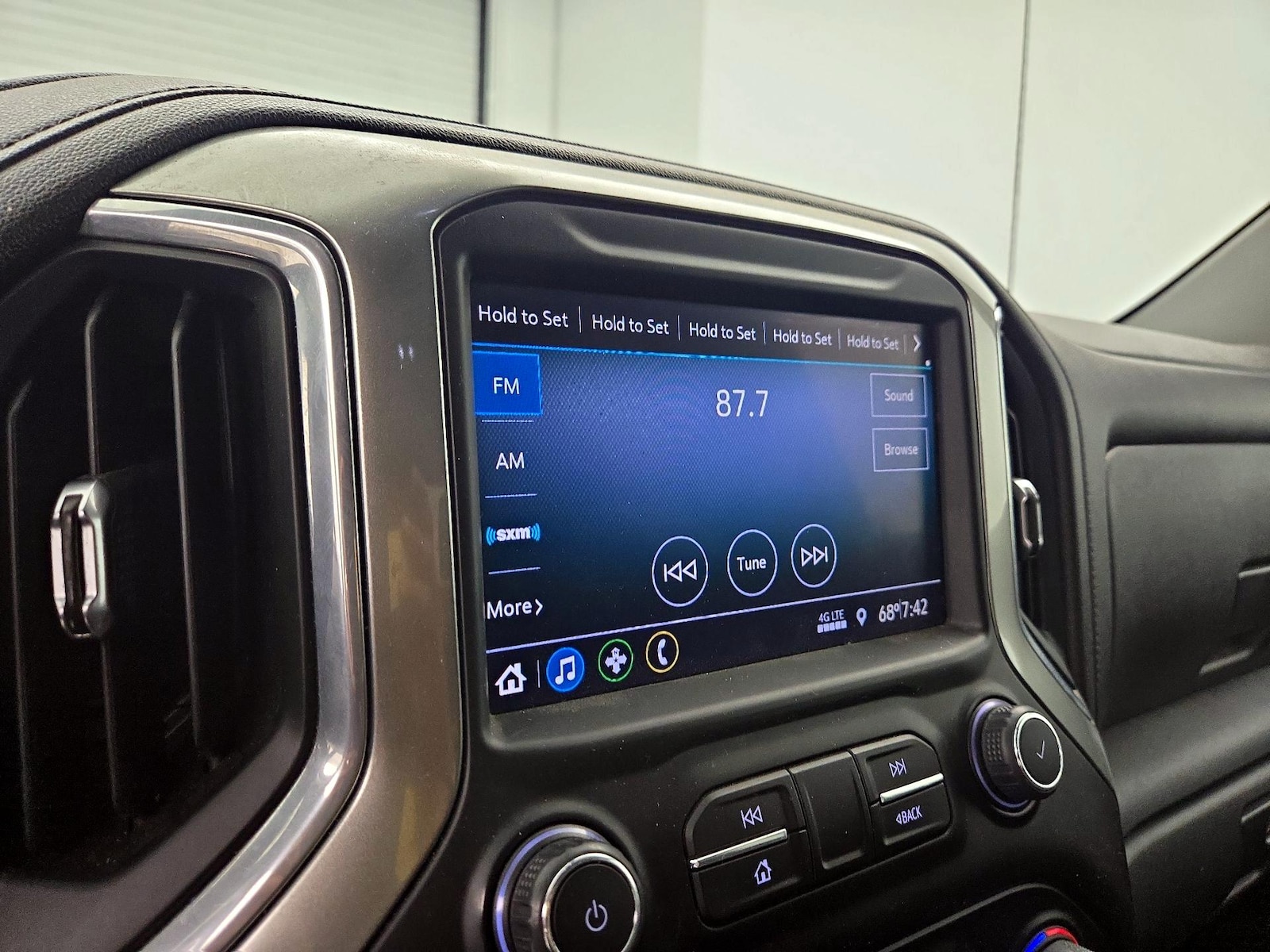 2021 Chevrolet Silverado 1500 LT - Photo 16