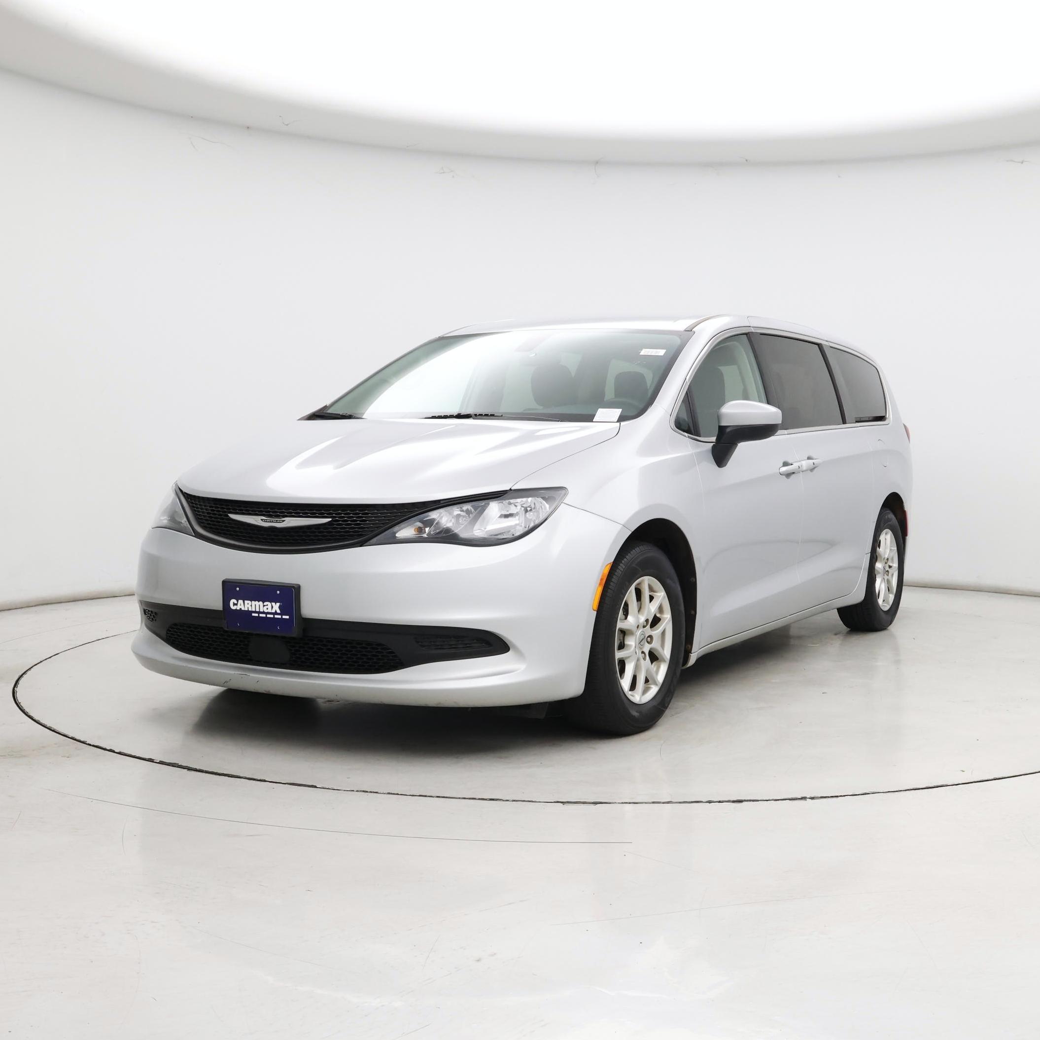 Thumbnail: 2022 Chrysler Voyager - 4