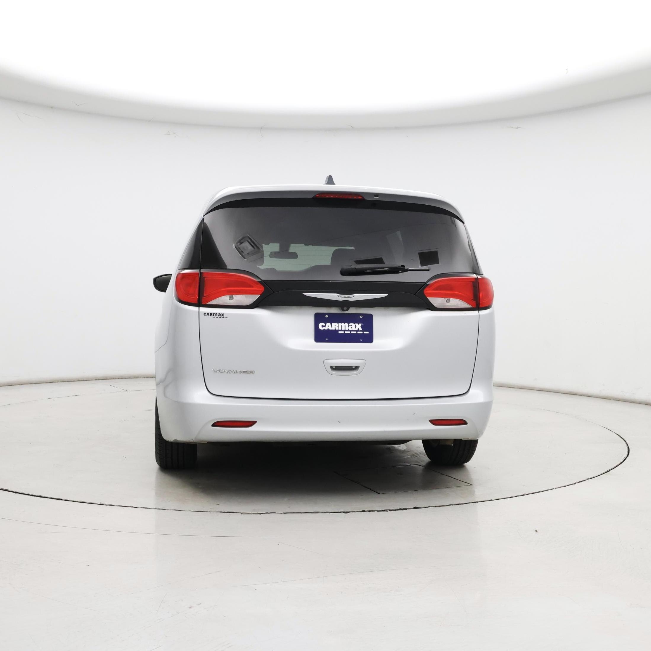 Thumbnail: 2022 Chrysler Voyager - 6
