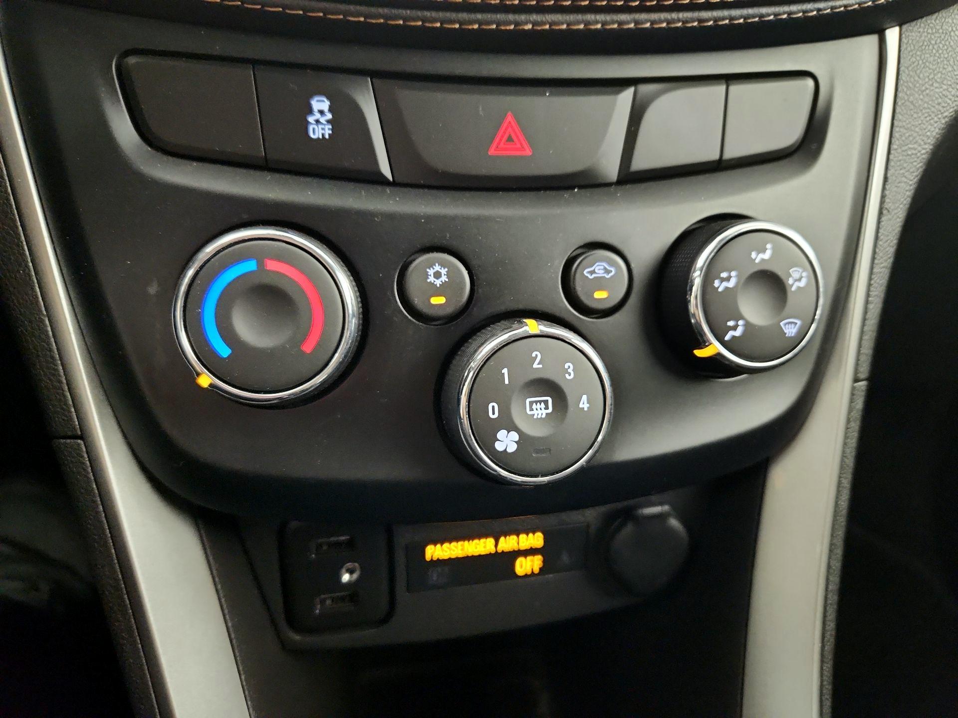 Thumbnail: 2020 Chevrolet Trax - 16