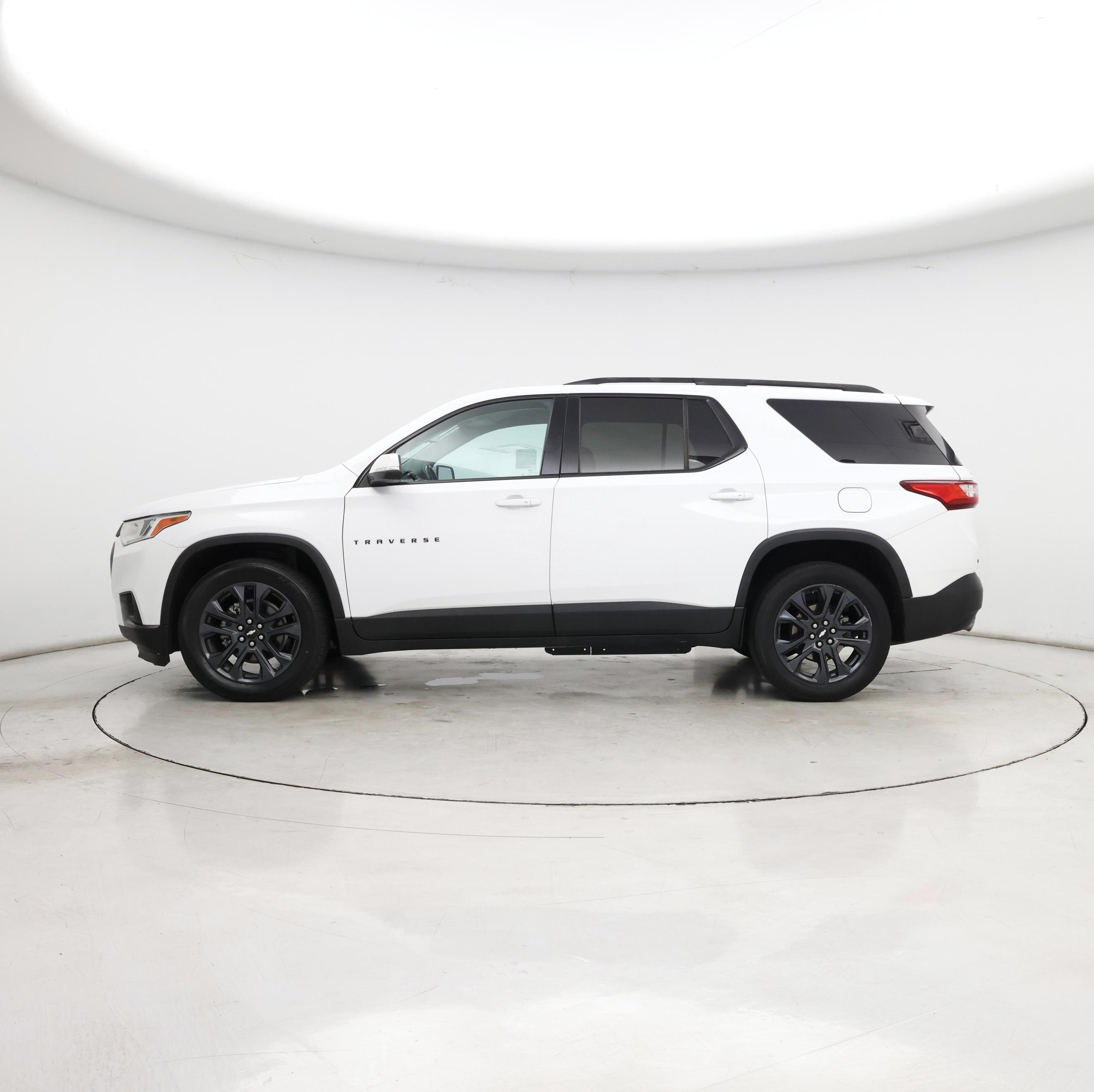 Thumbnail: 2021 Chevrolet Traverse - 3