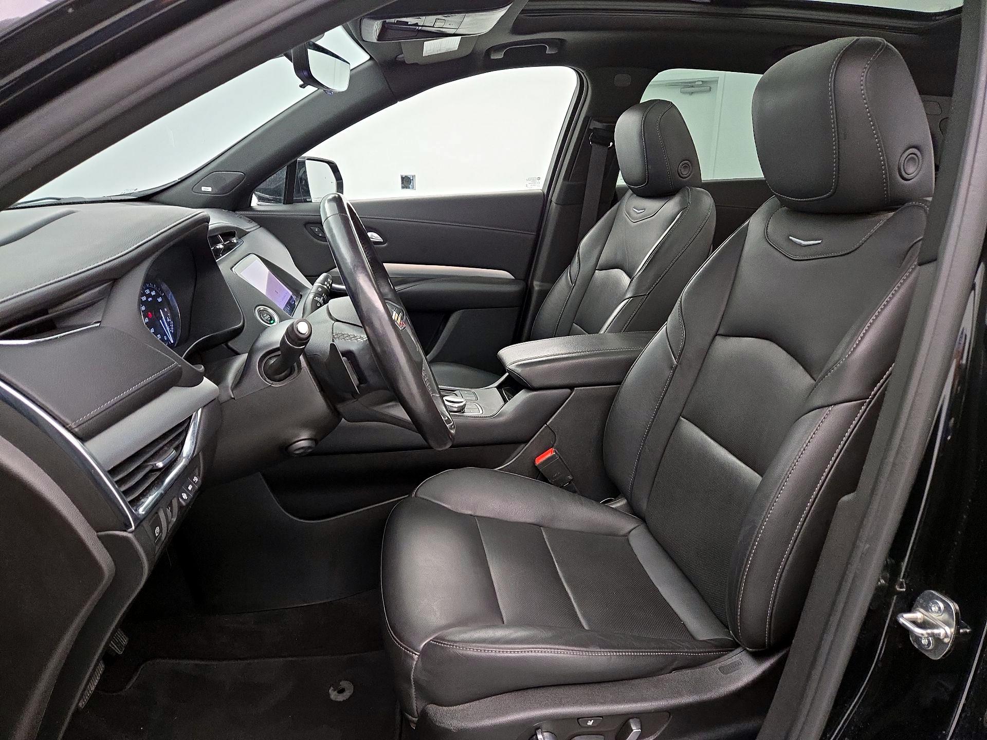 Thumbnail: 2023 Cadillac XT4 - 11