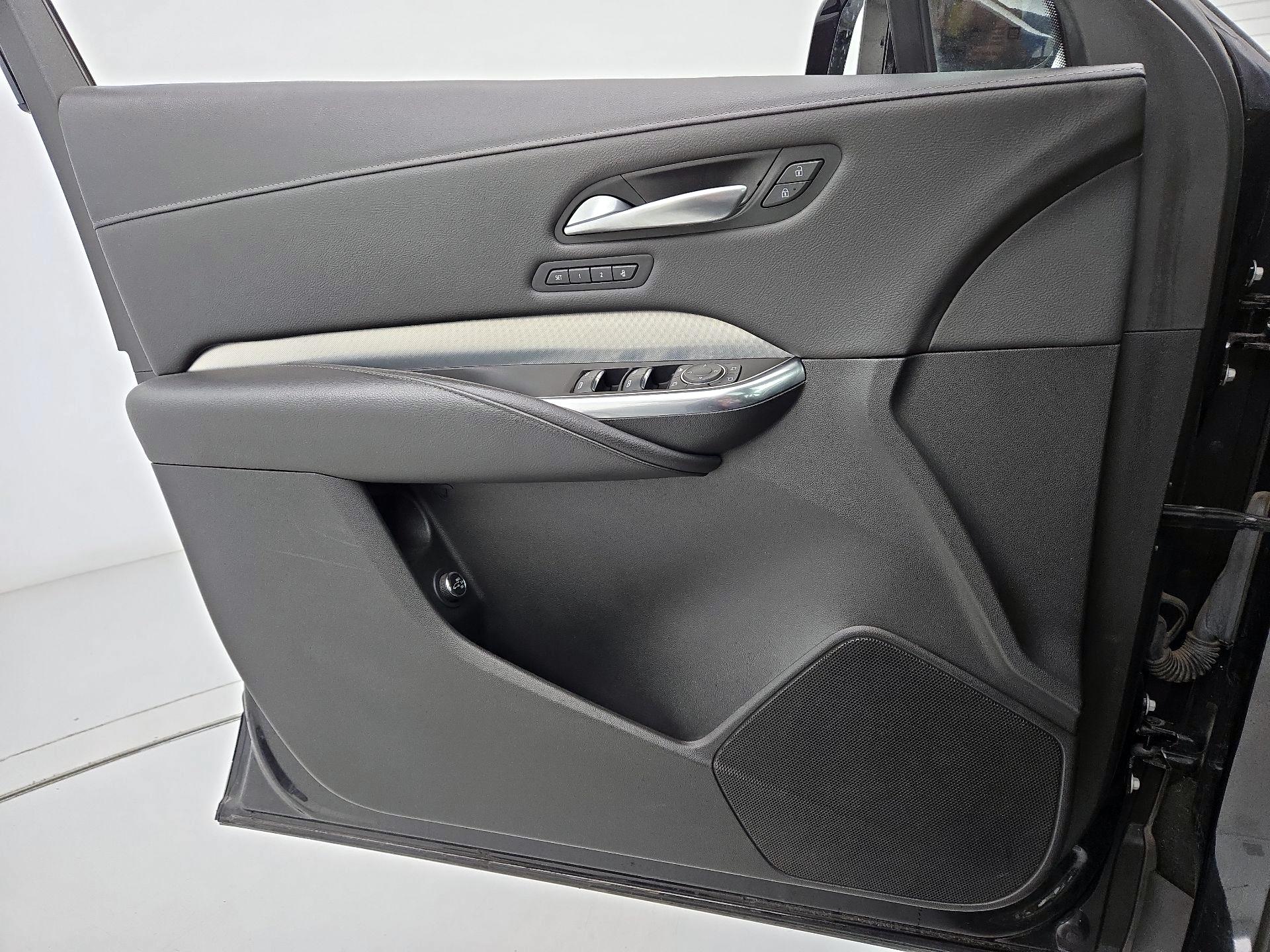 Thumbnail: 2023 Cadillac XT4 - 12