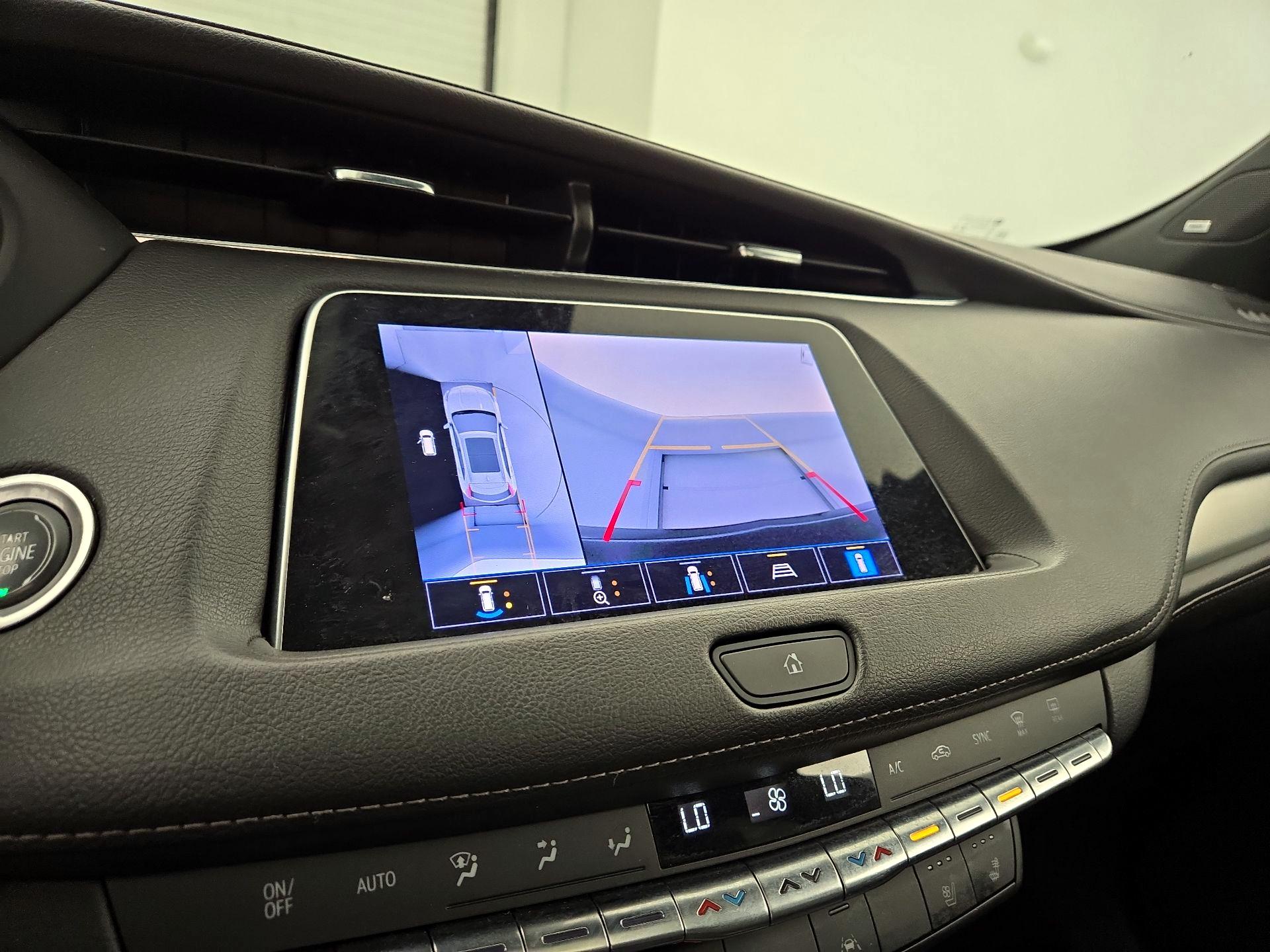 Thumbnail: 2023 Cadillac XT4 - 15