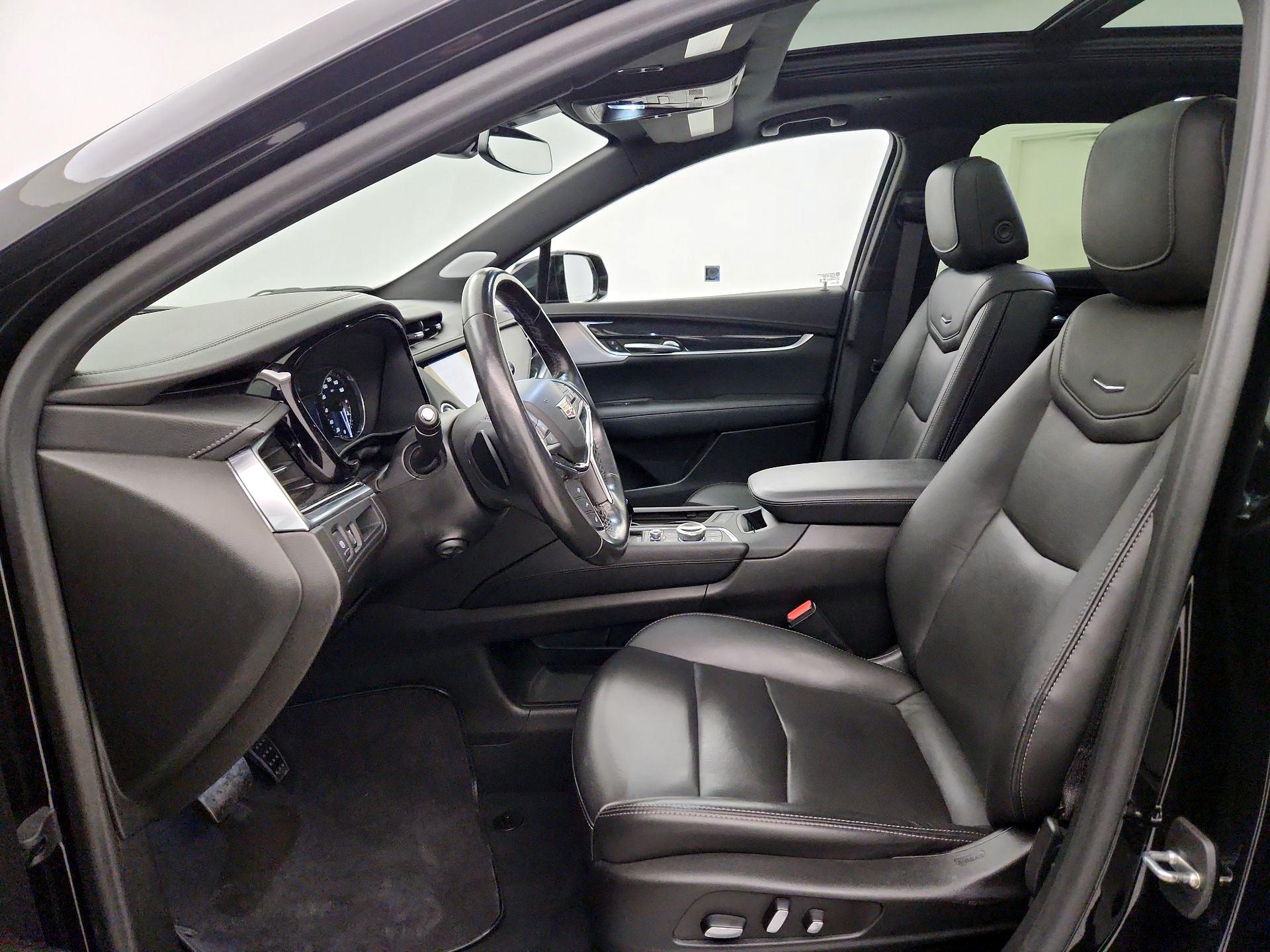 Thumbnail: 2023 Cadillac XT5 - 11