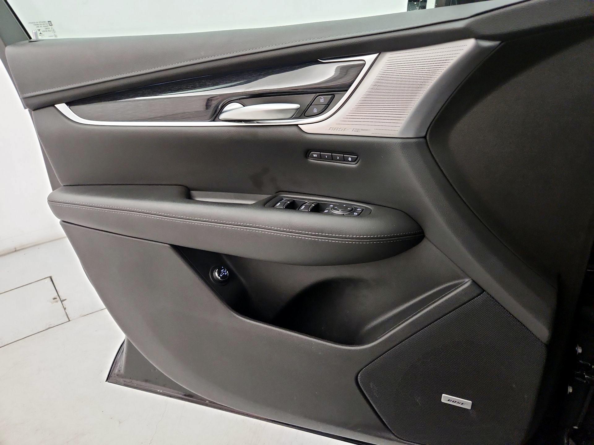 Thumbnail: 2023 Cadillac XT5 - 12