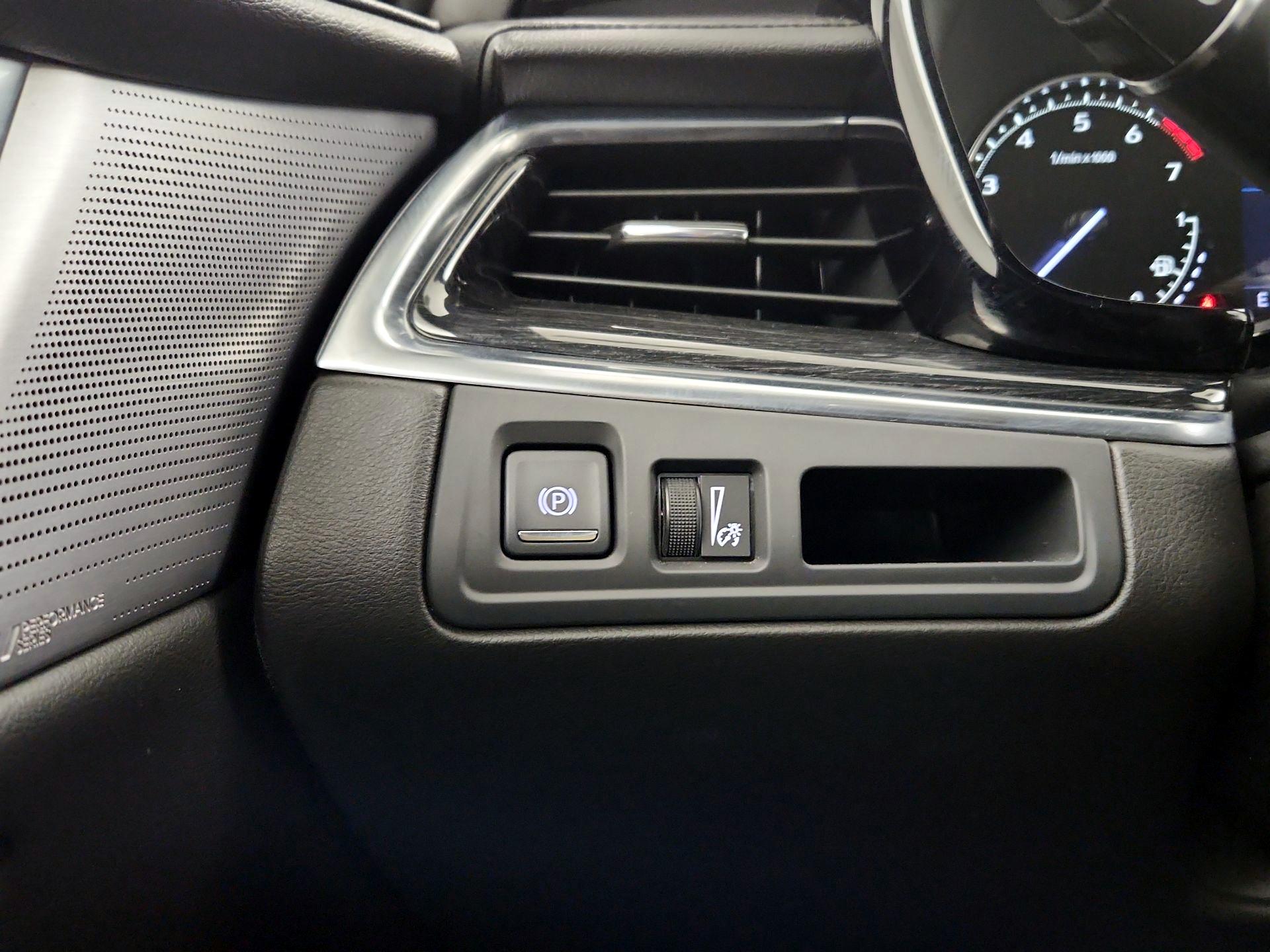 Thumbnail: 2023 Cadillac XT5 - 13