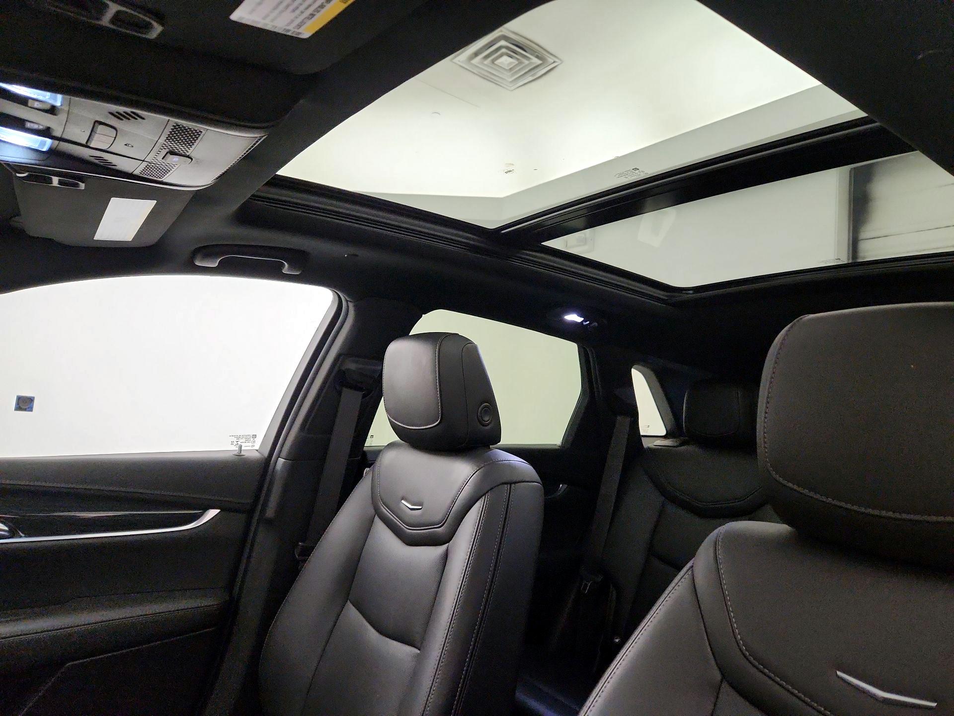 Thumbnail: 2023 Cadillac XT5 - 19