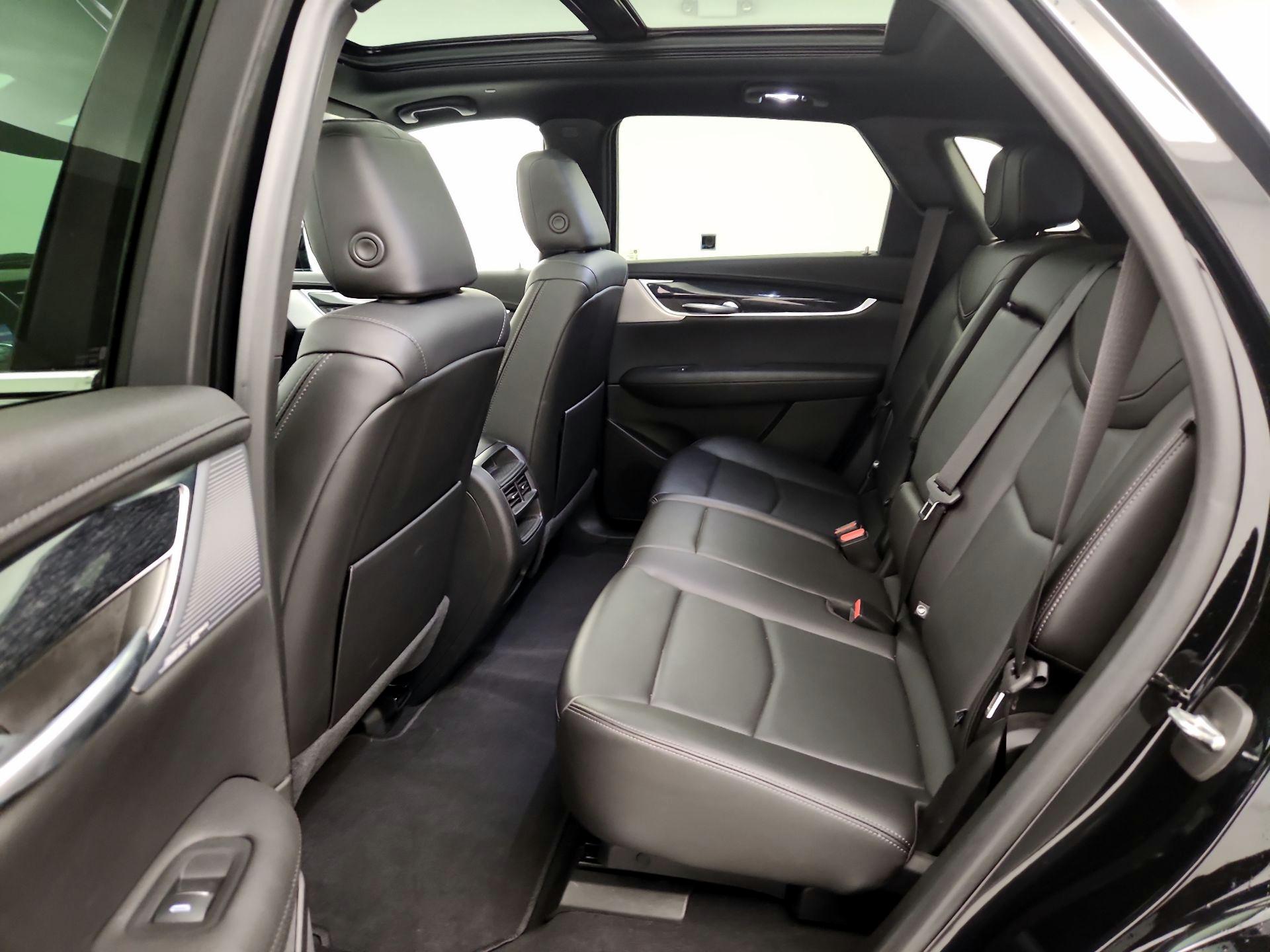 Thumbnail: 2023 Cadillac XT5 - 20