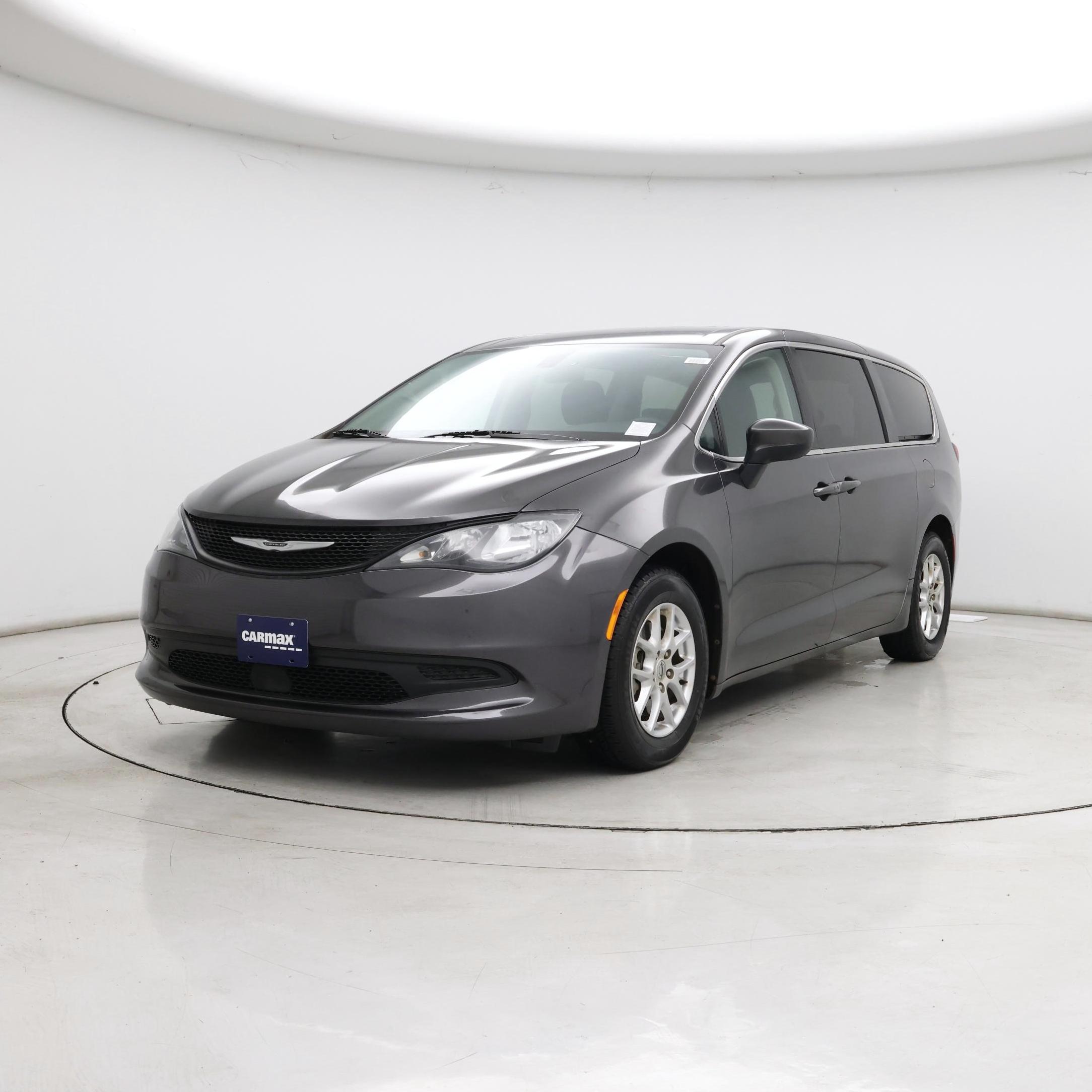 Thumbnail: 2022 Chrysler Voyager - 4