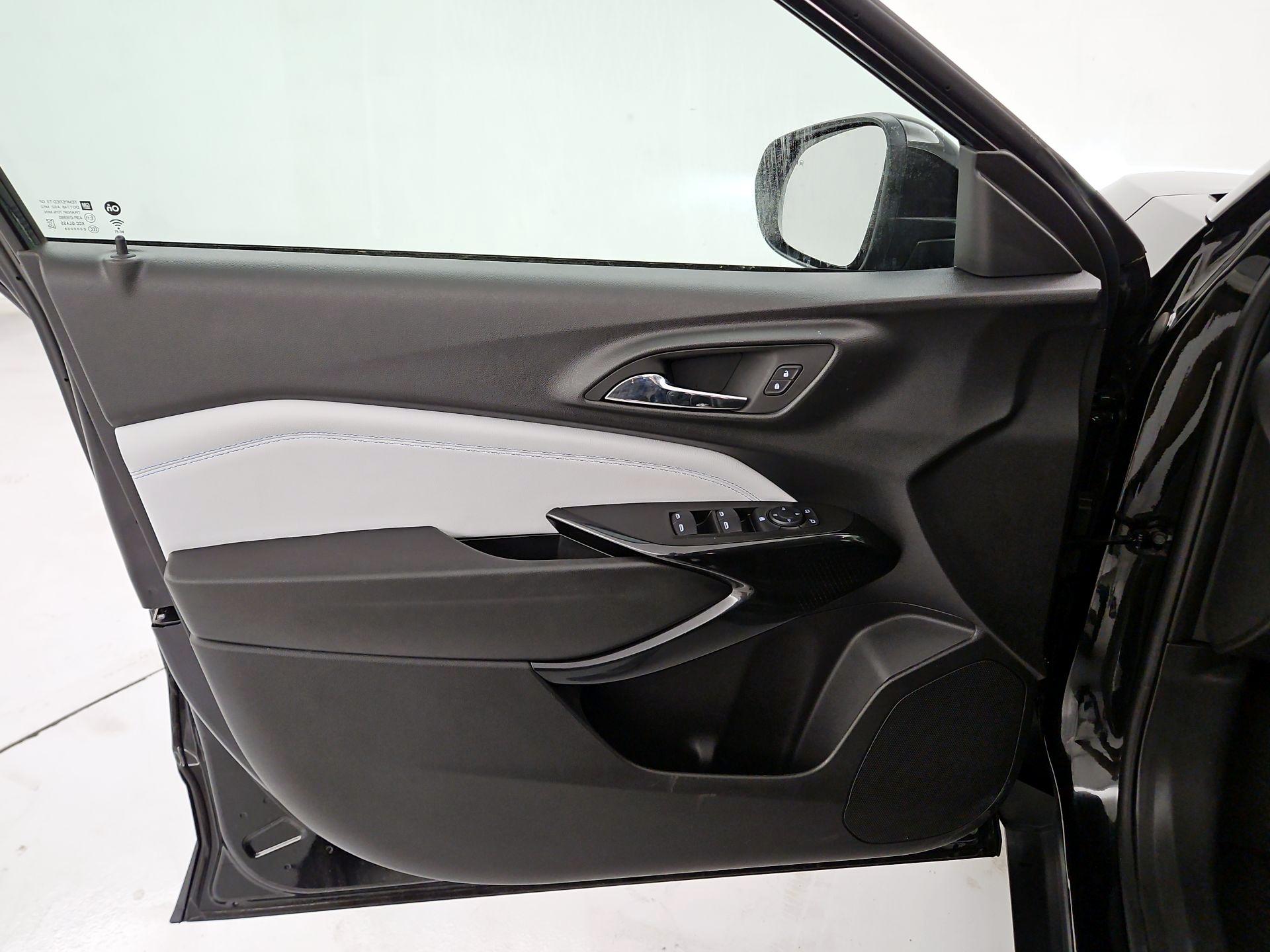 Thumbnail: 2025 Chevrolet Trax - 12